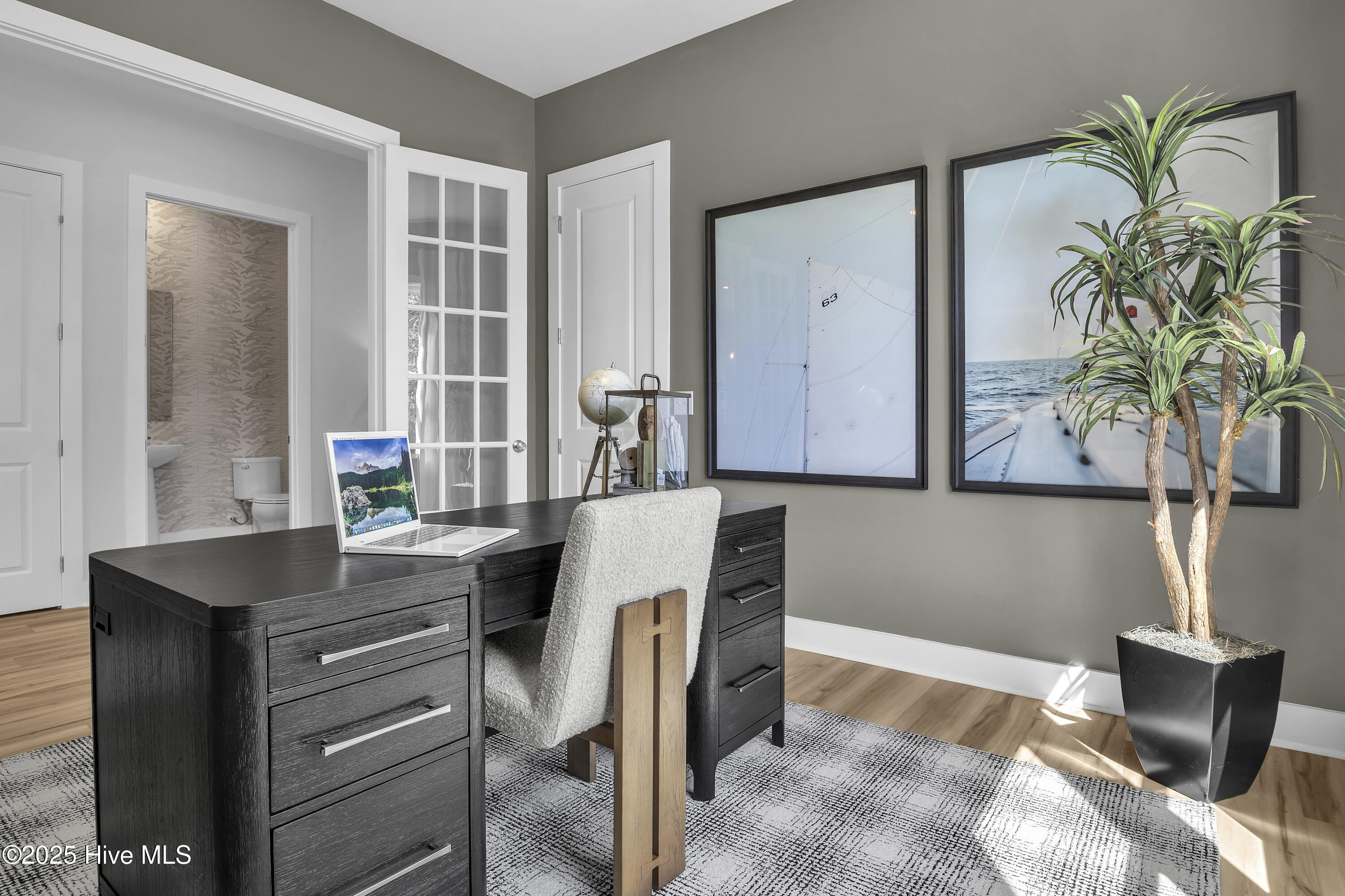 100533746 | Photo 11