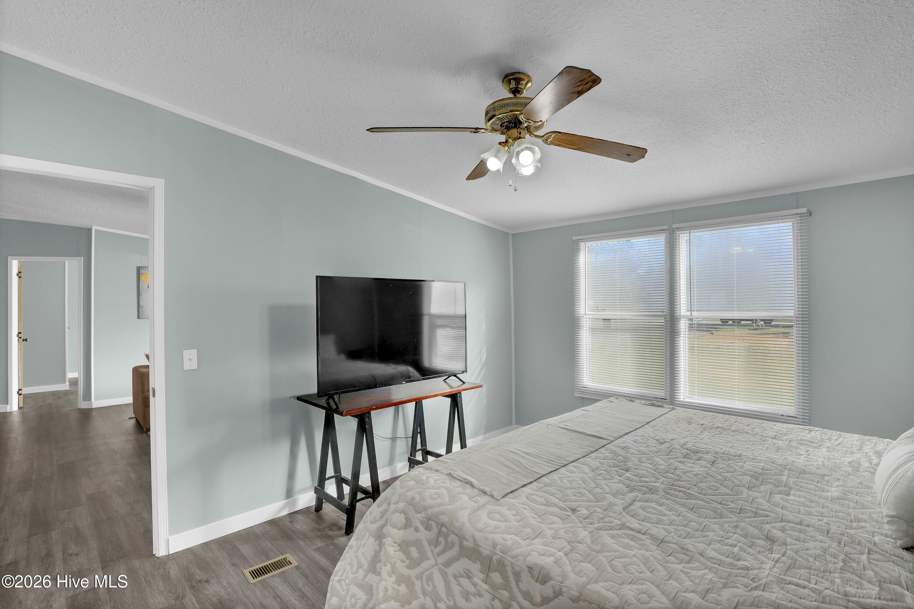 100561181 | Photo 14