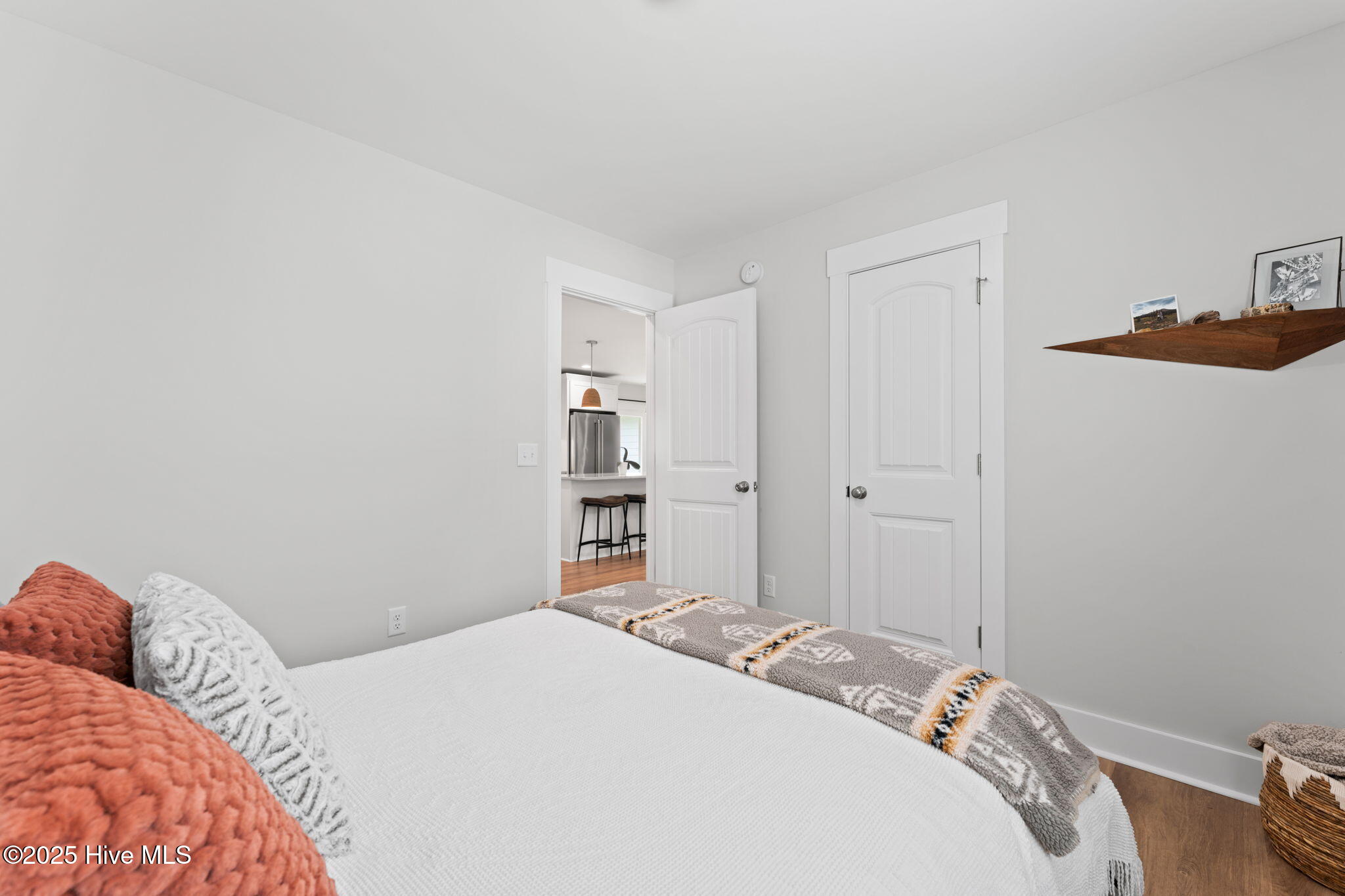 100509282 | Photo 33