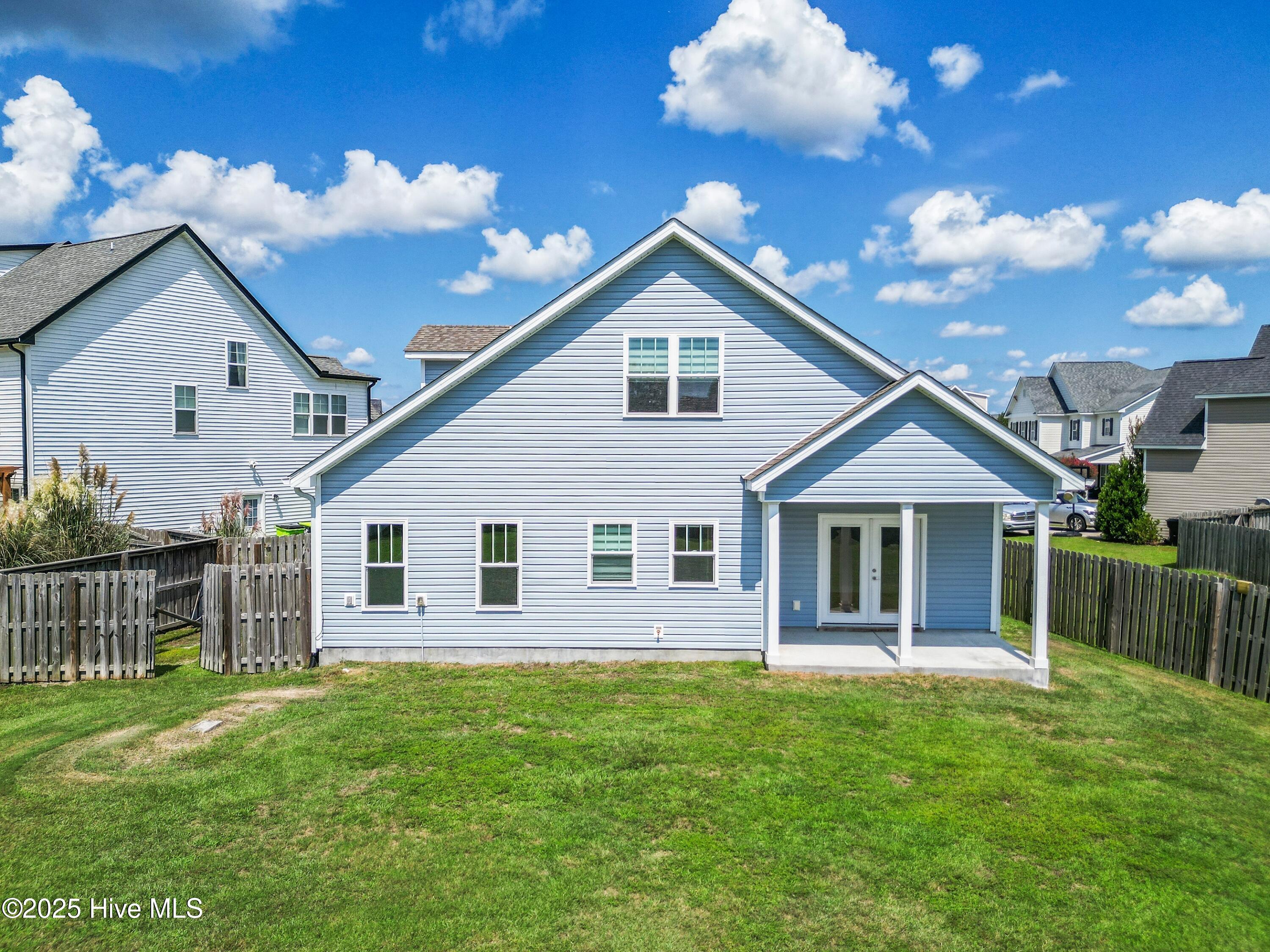 100527219 | Photo 48