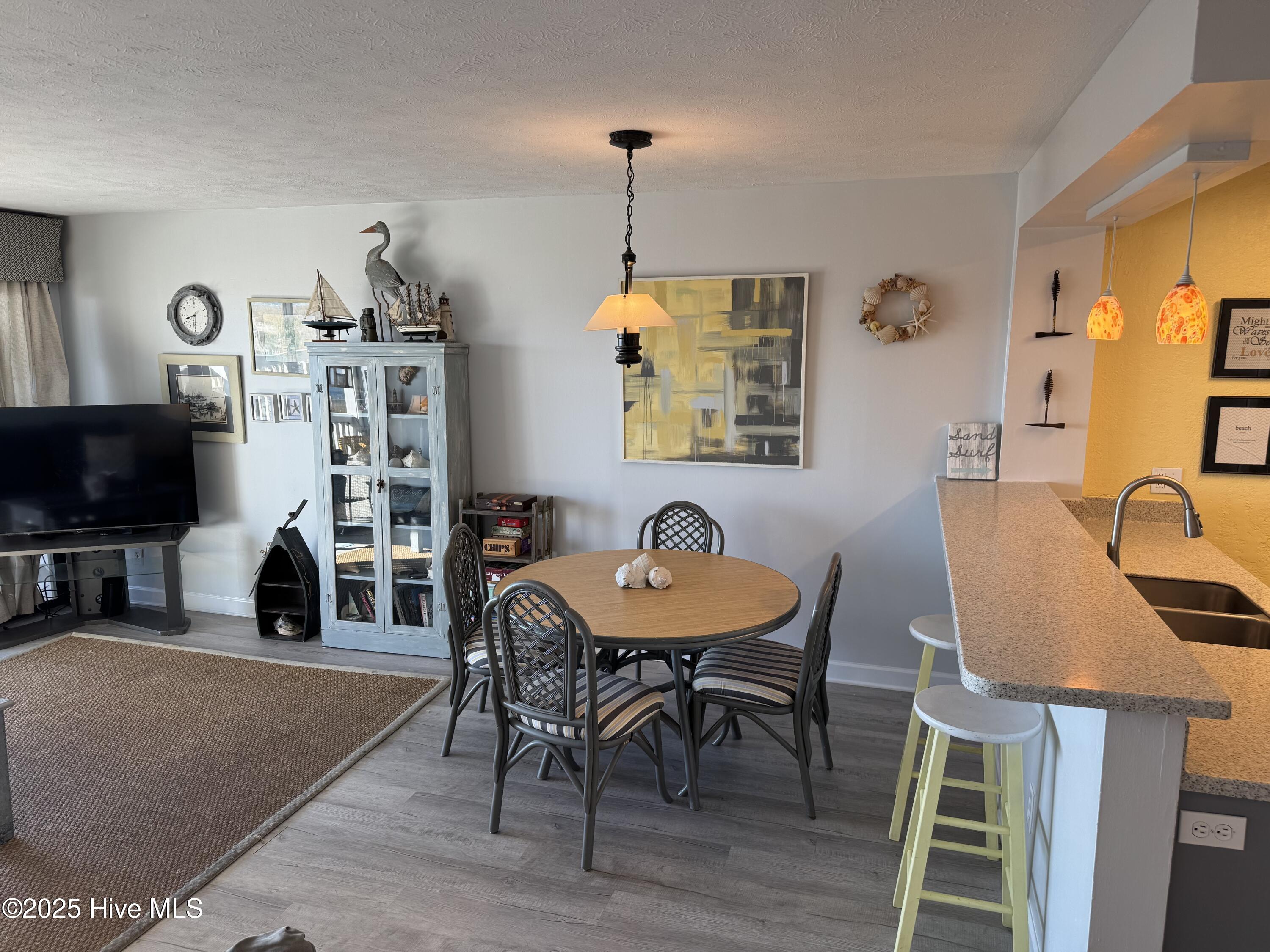 100545442 | Photo 11