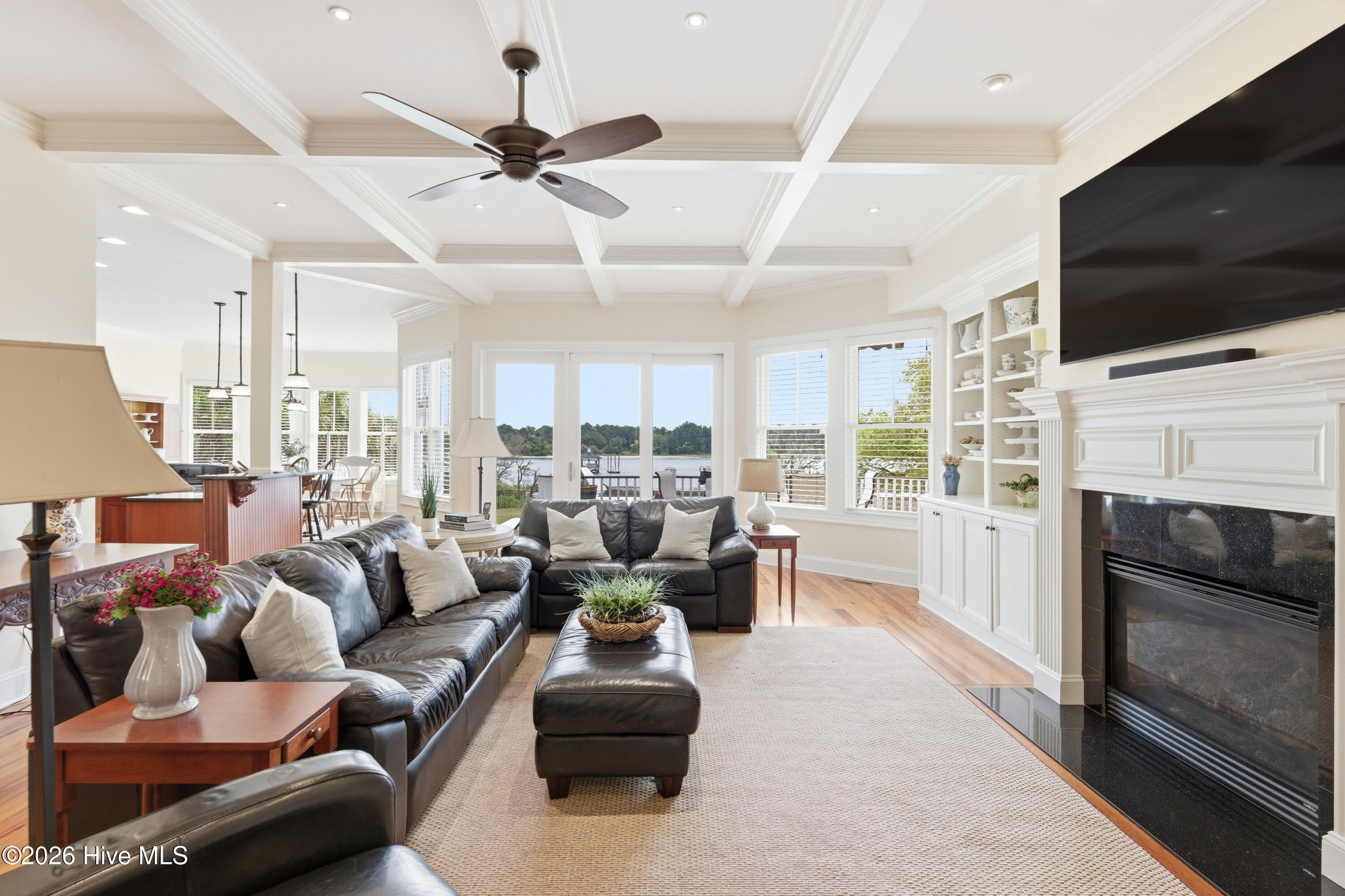 100564058 | Photo 18