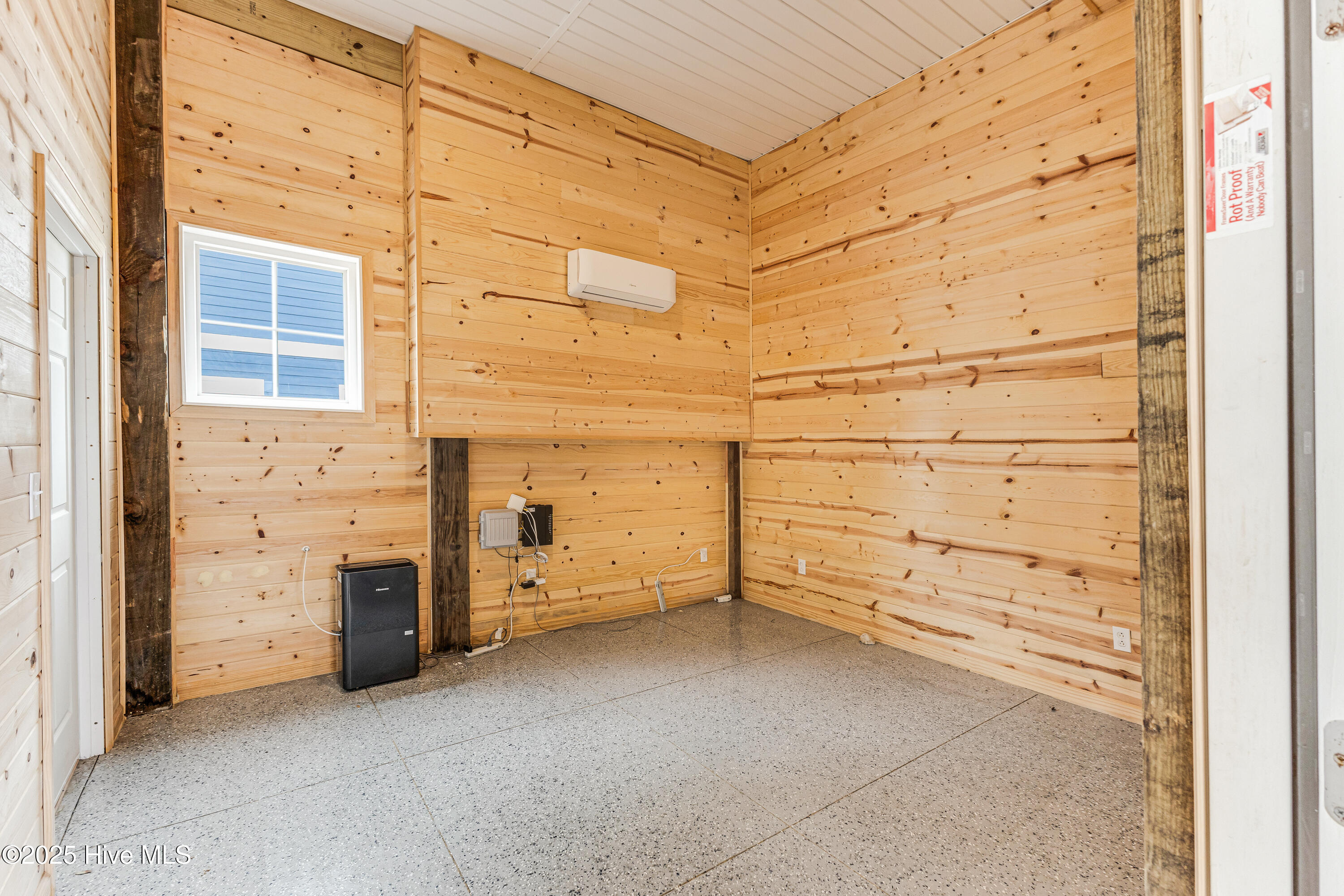 100500117 | Photo 33