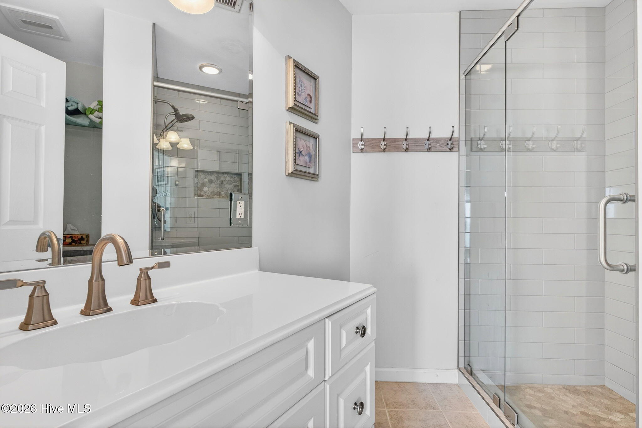 100558520 | Photo 31