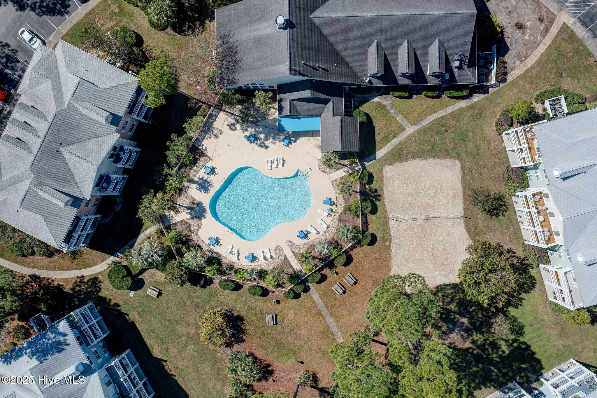 100537047 | Photo 33