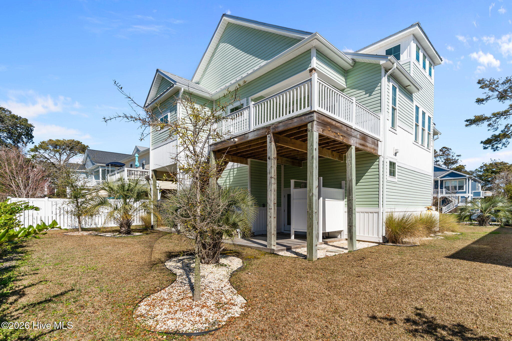 100562784 | Photo 54