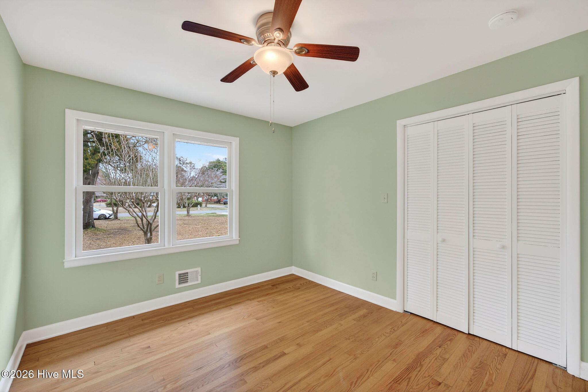 100557140 | Photo 25