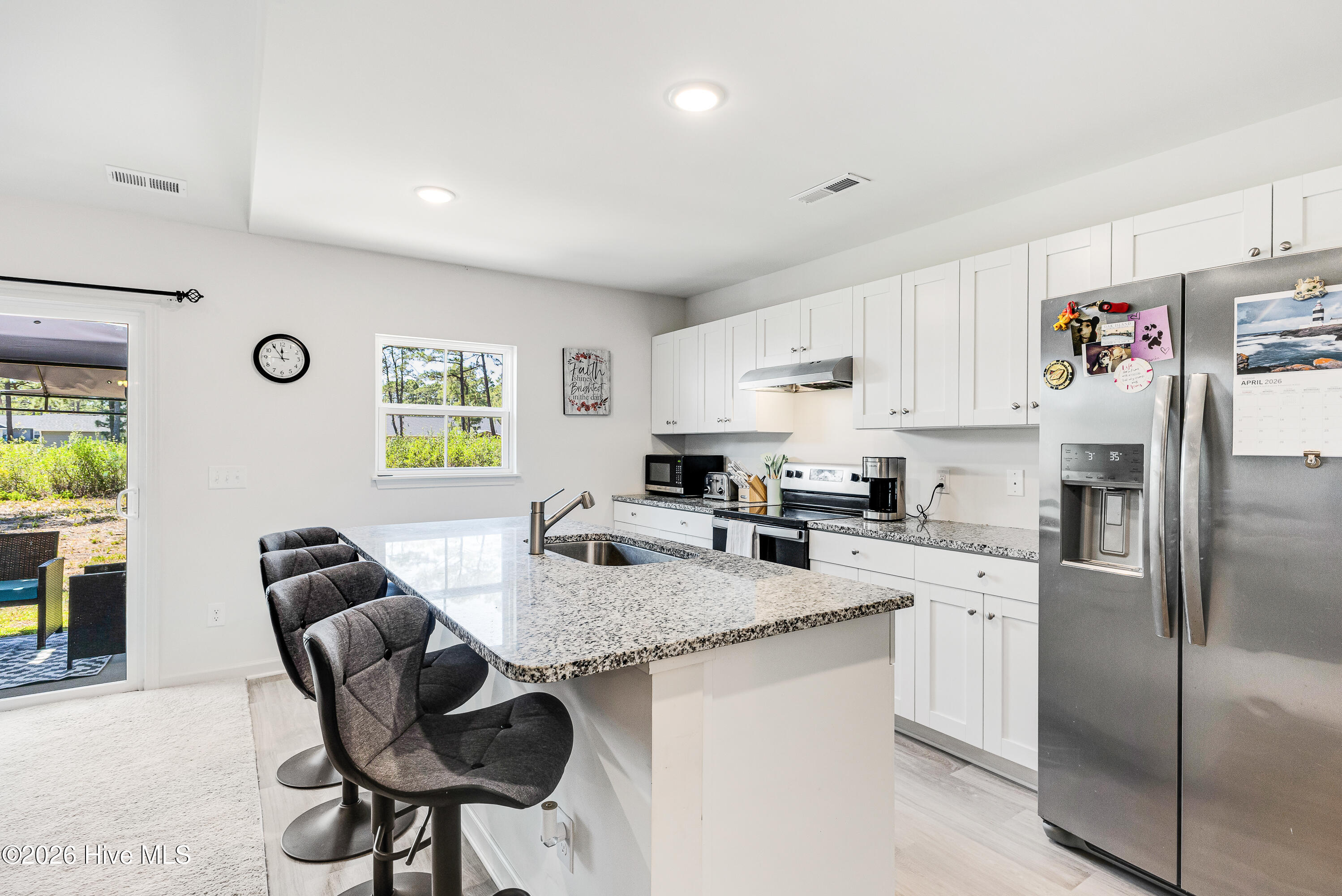 100567178 | Photo 10