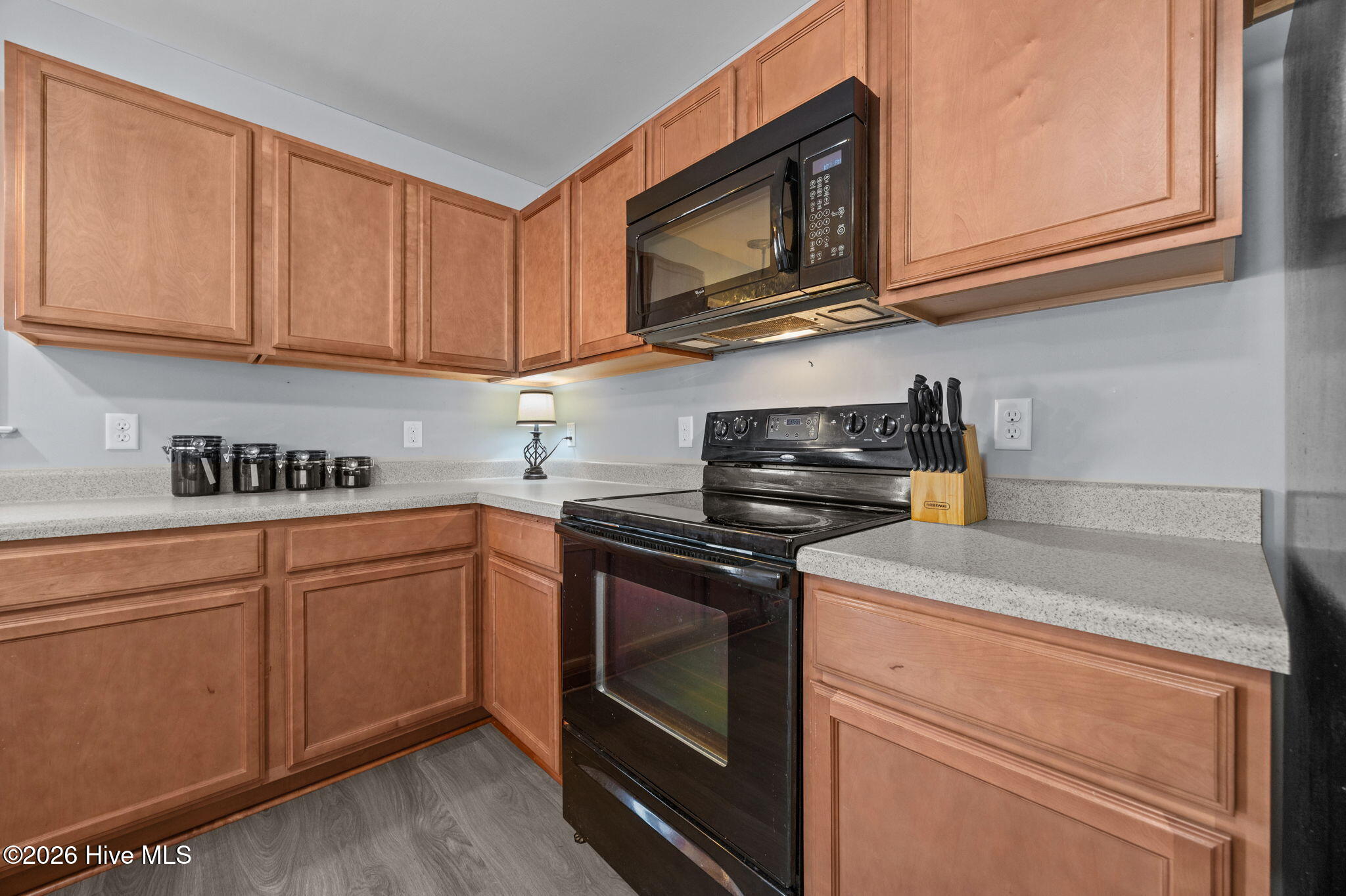 100550942 | Photo 30