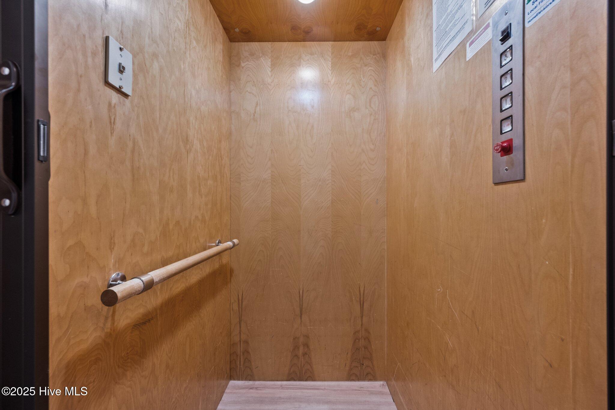 100531222 | Photo 37