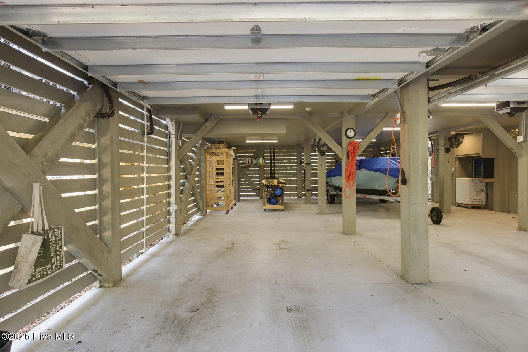 100554015 | Photo 54