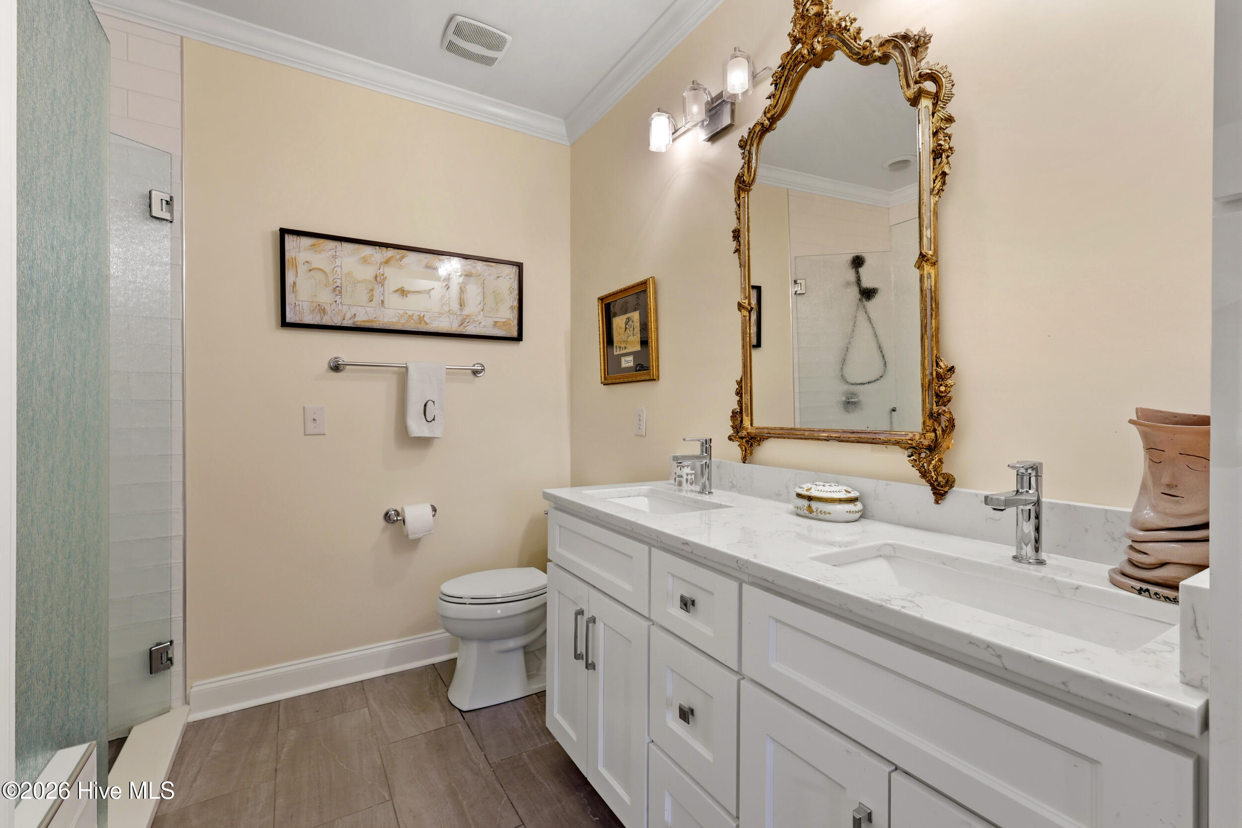 100556037 | Photo 21