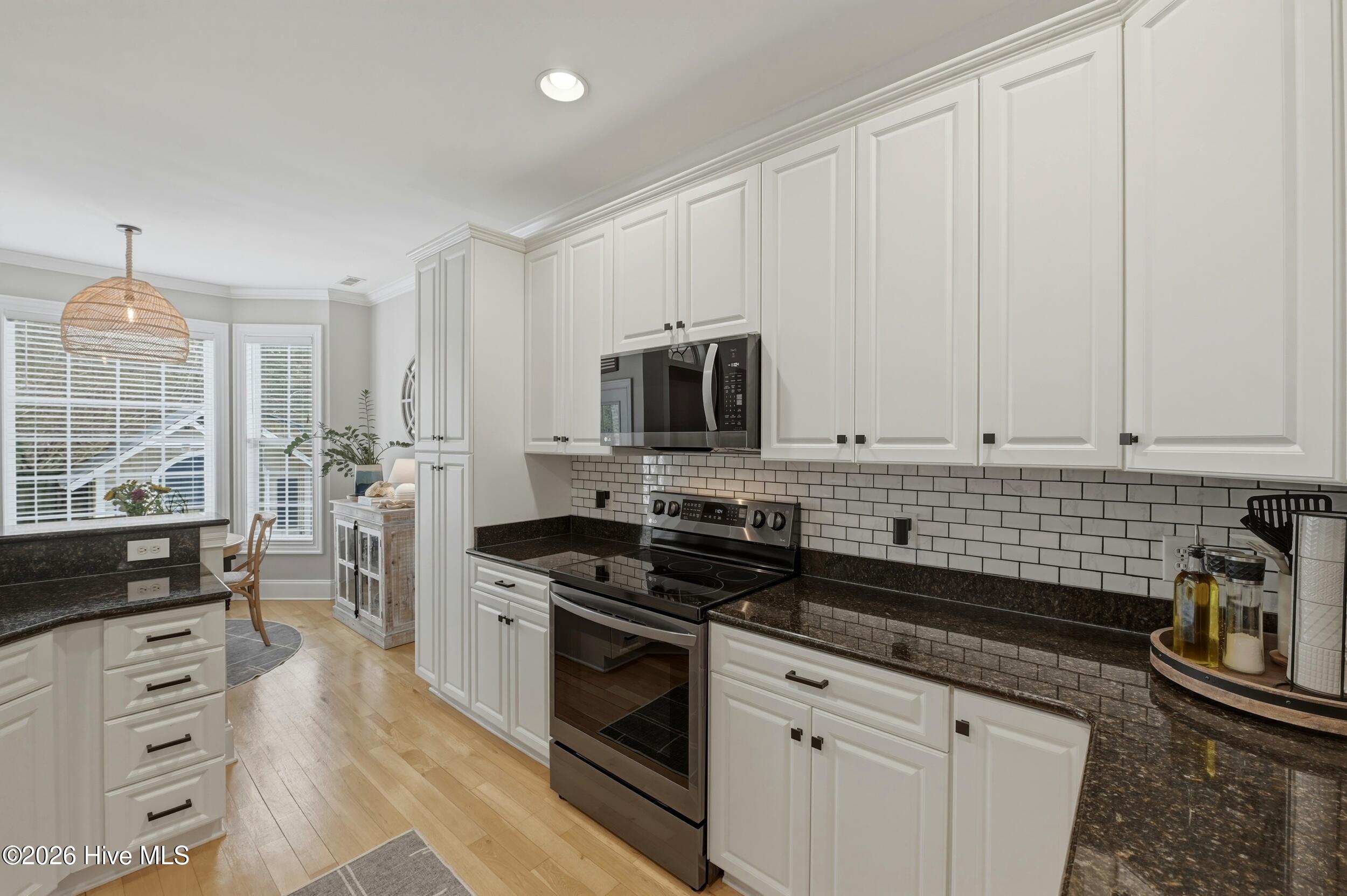 100556453 | Photo 14