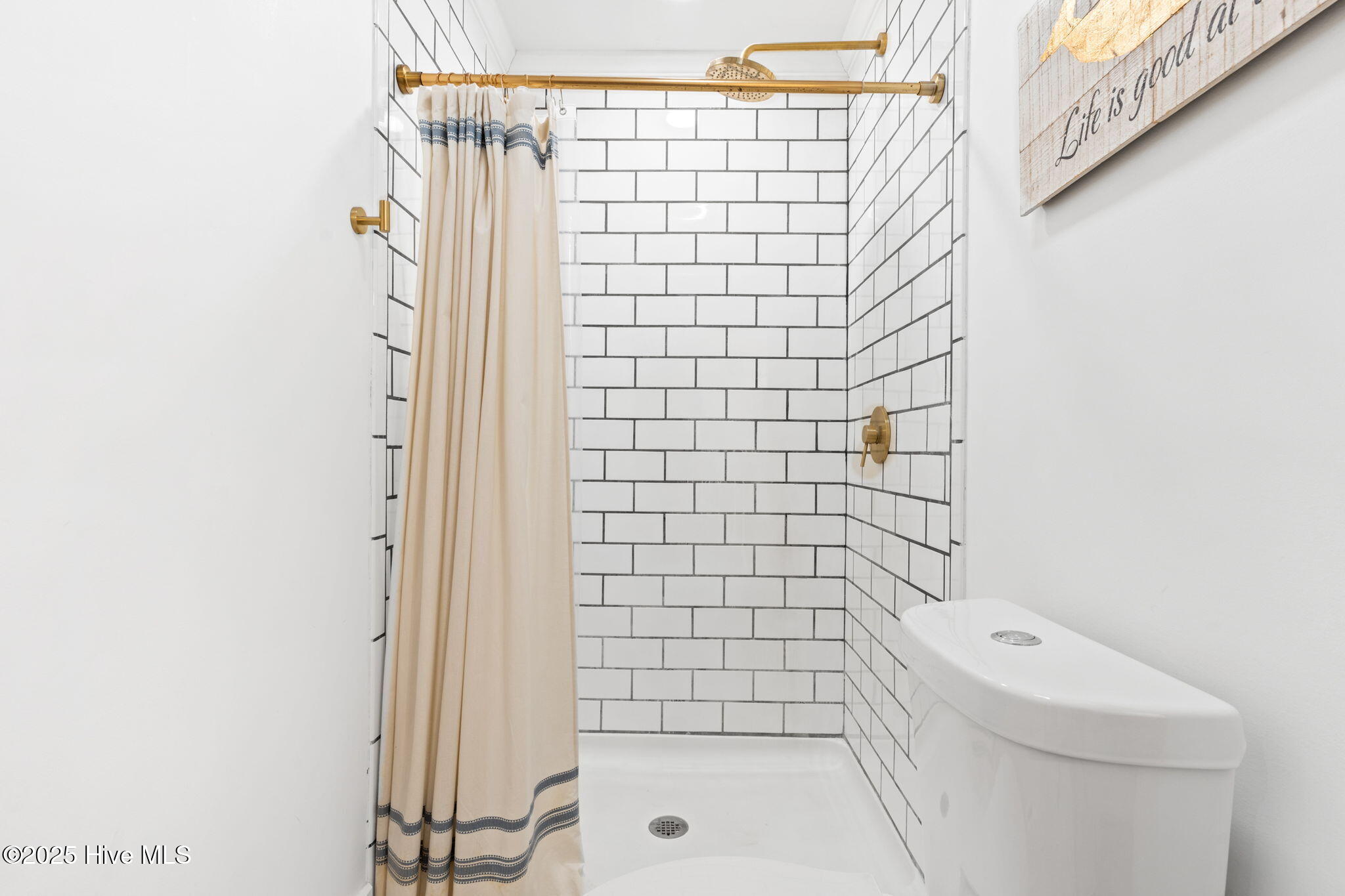 100536505 | Photo 21