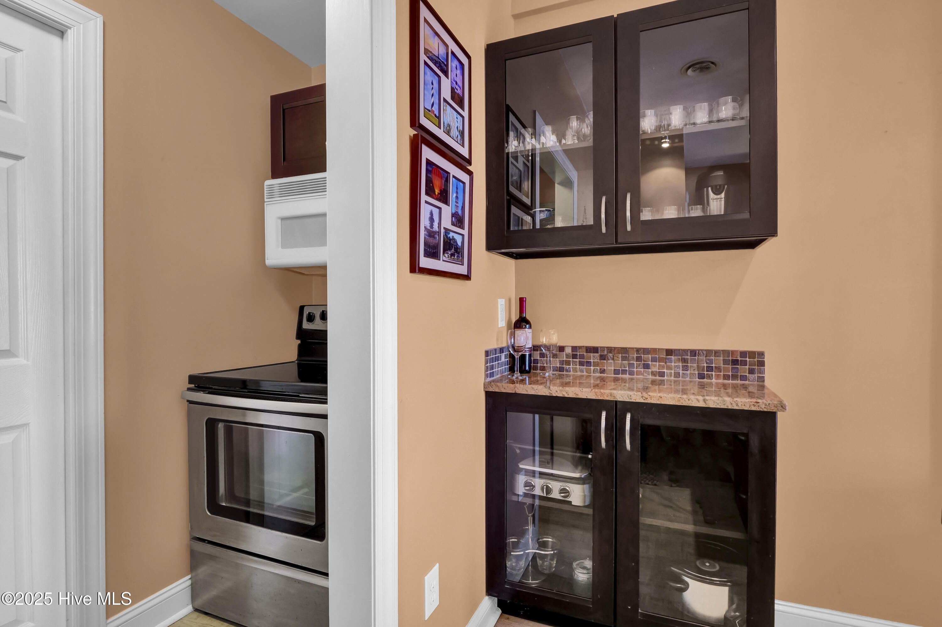 100497628 | Photo 41