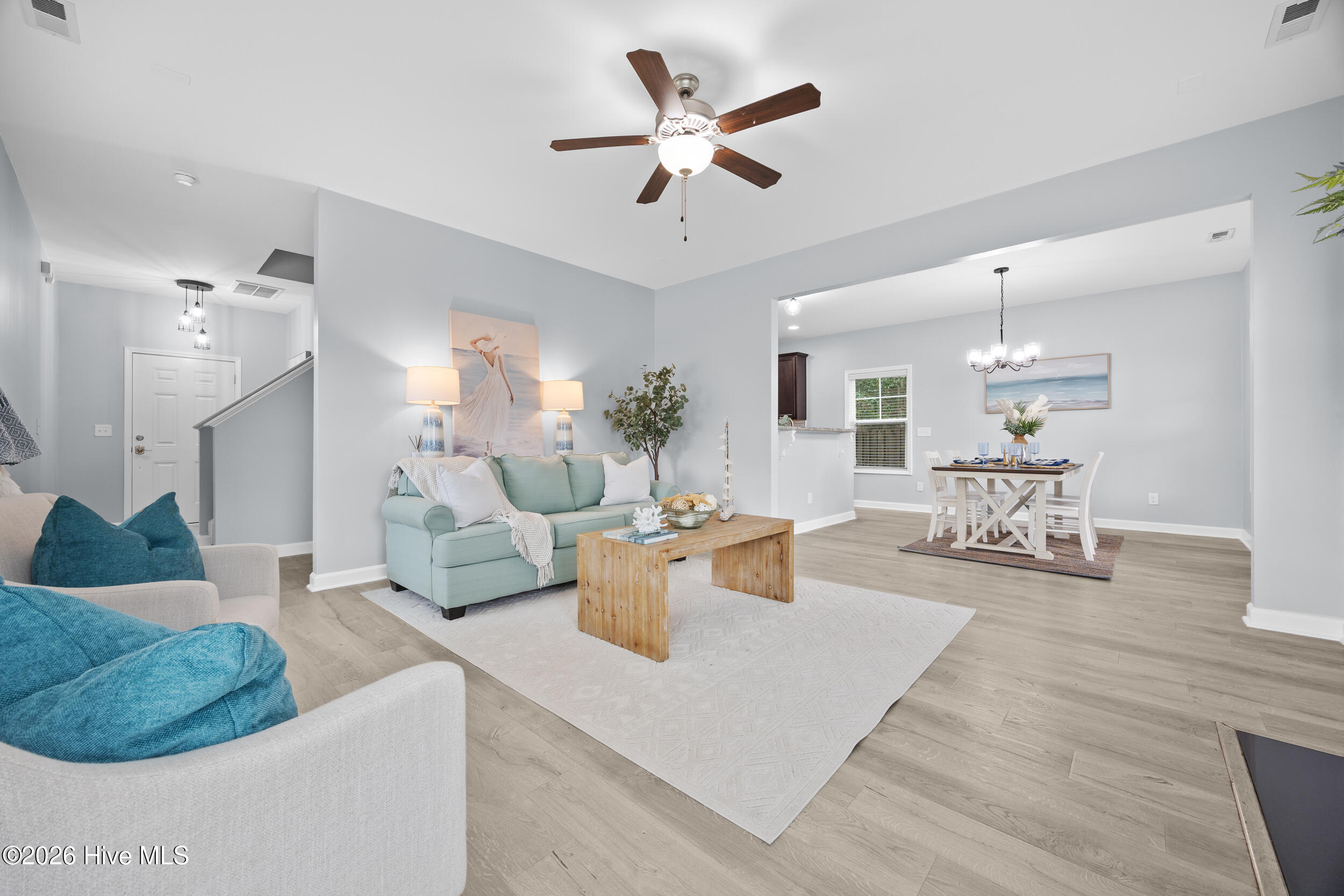 100557313 | Photo 14