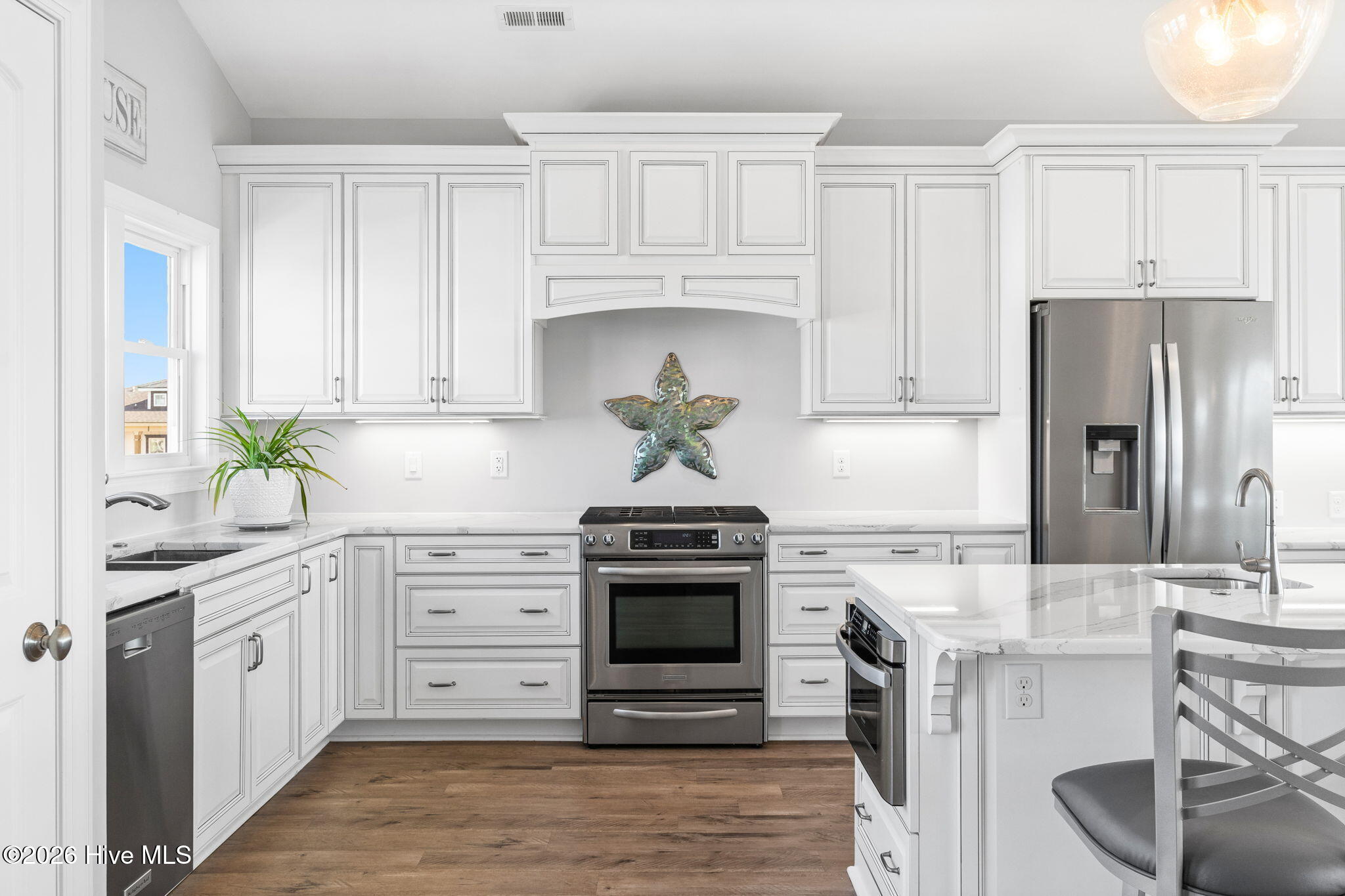 100555015 | Photo 11