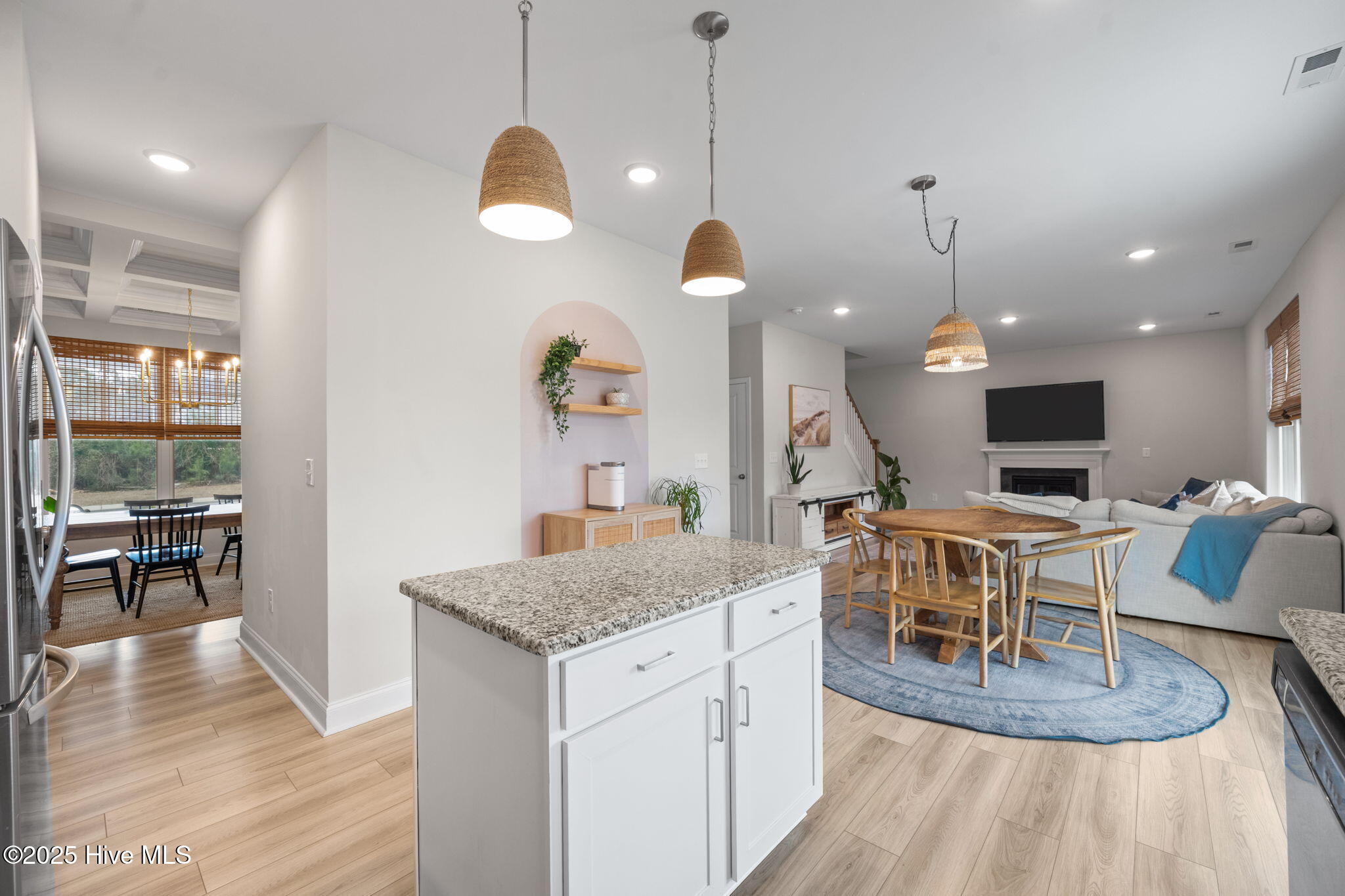 100547025 | Photo 17