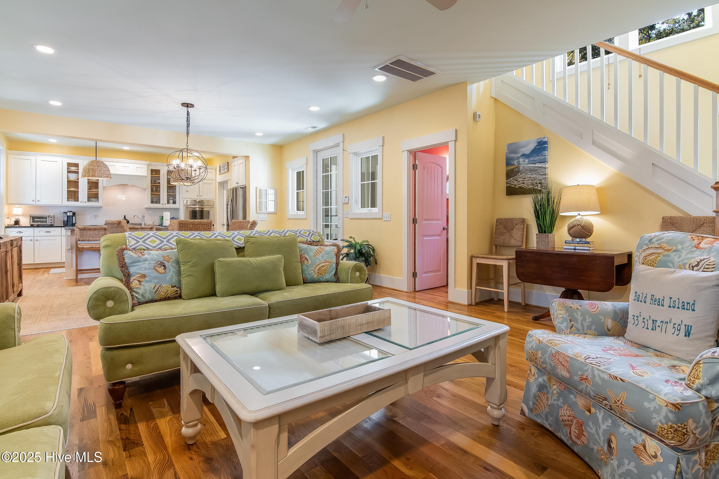 100545304 | Photo 15