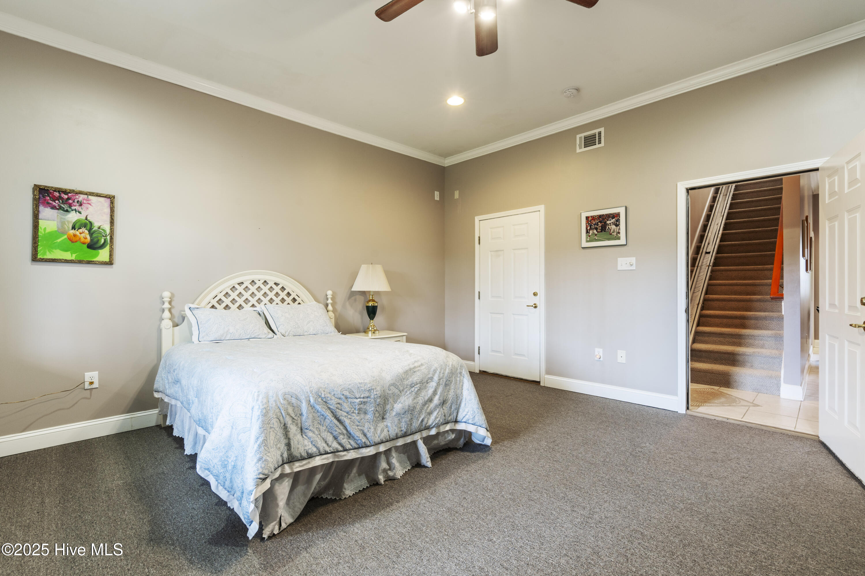 100511764 | Photo 10