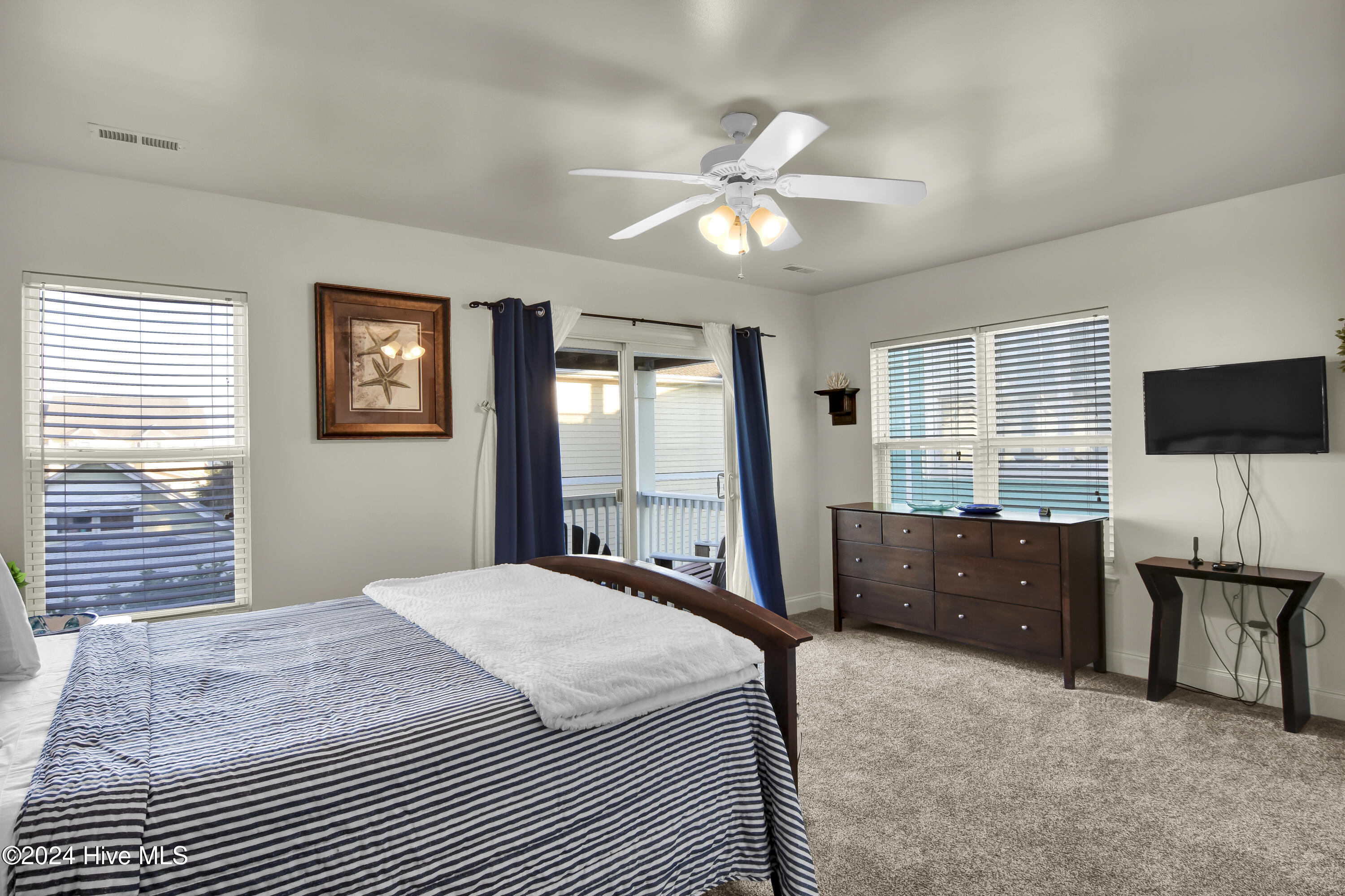 100475790 | Photo 21