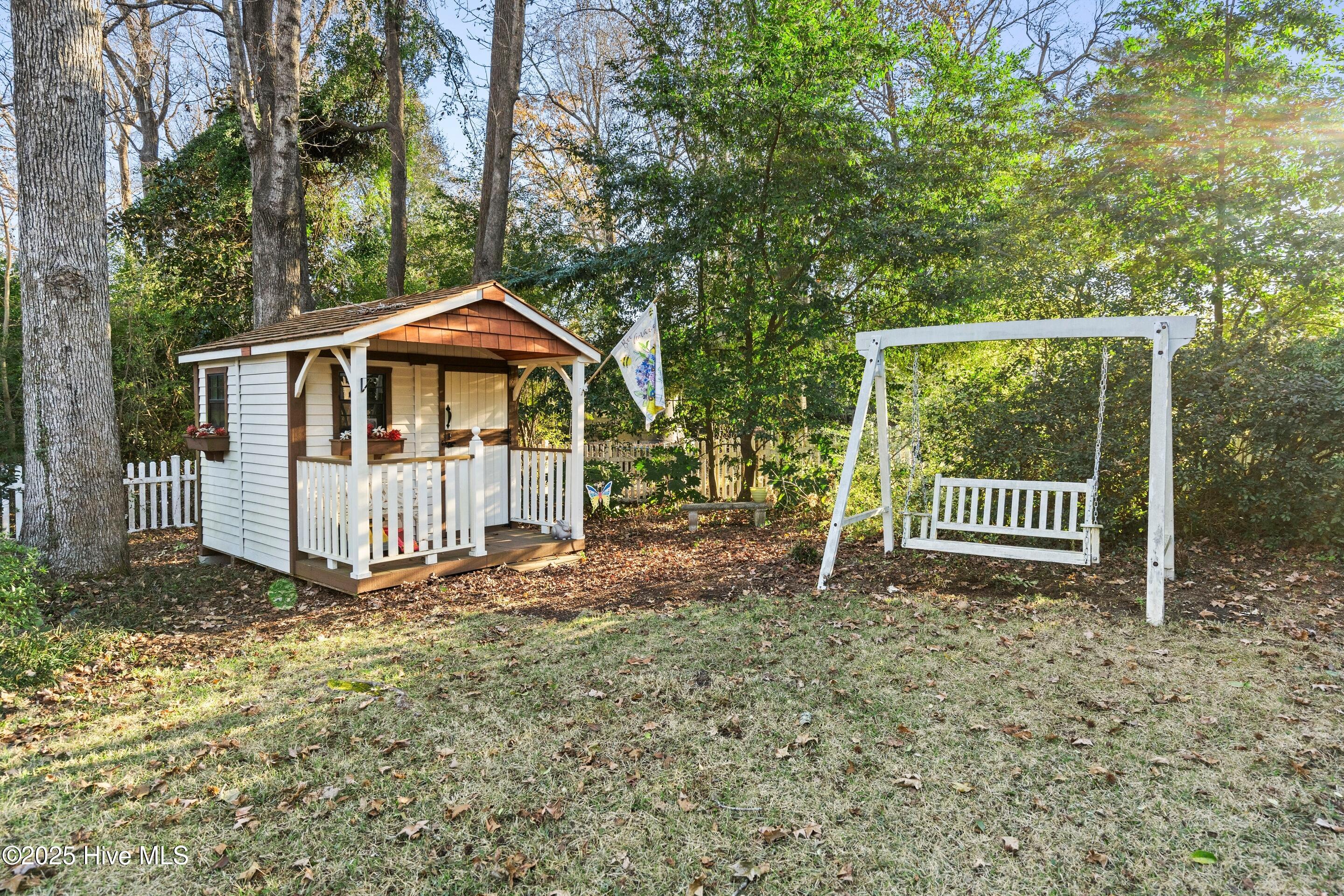 100548046 | Photo 46