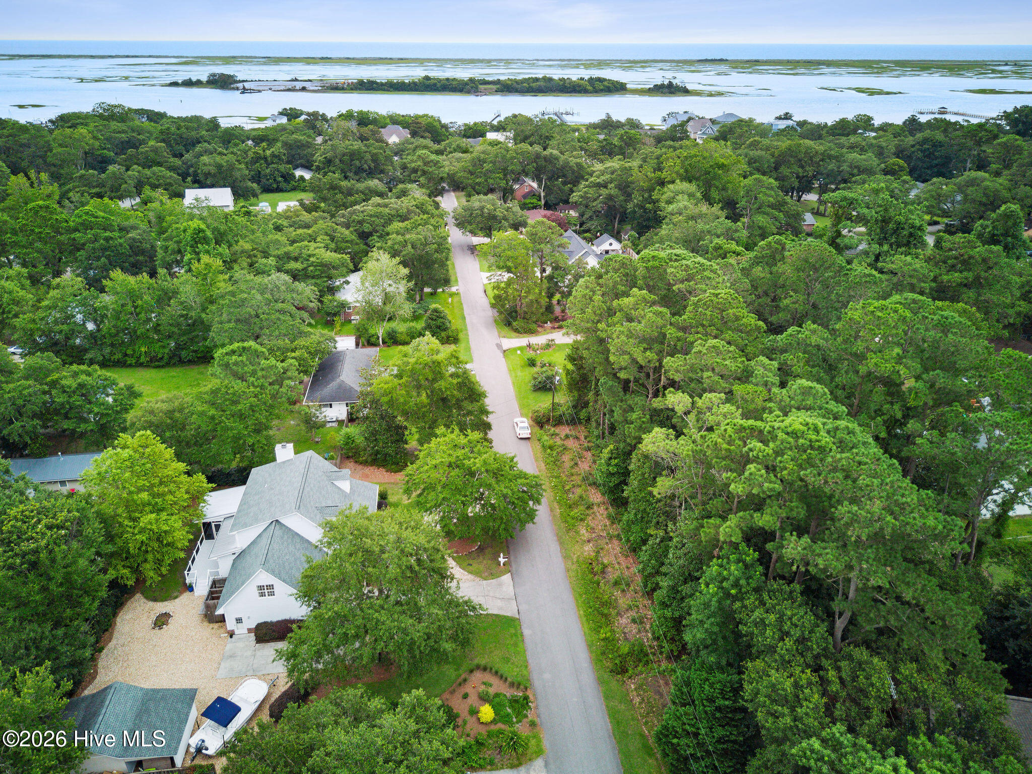 100570539 | Photo 50