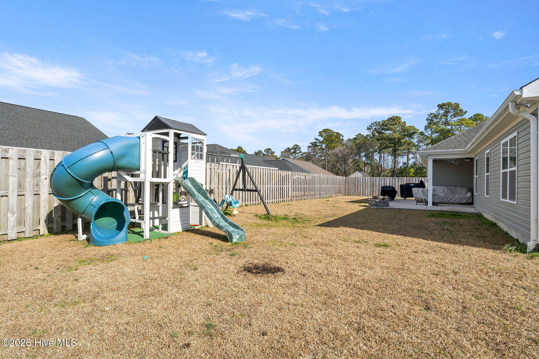 100563153 | Photo 34