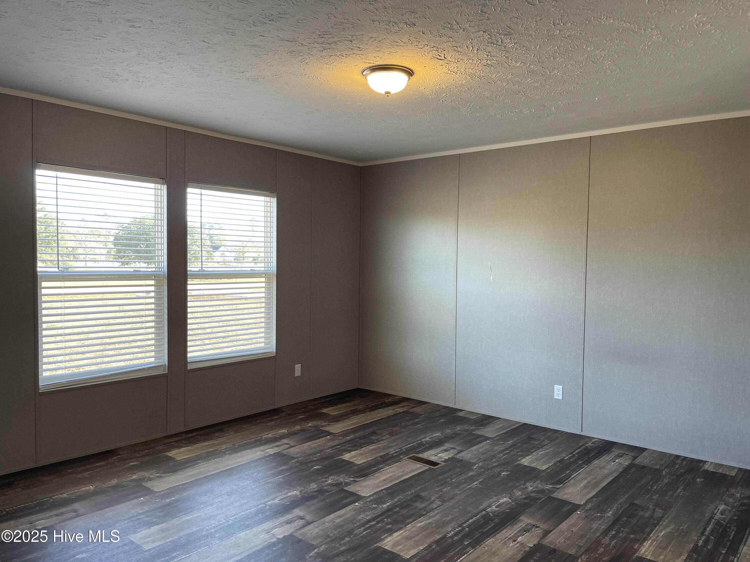 100485520 | Photo 20