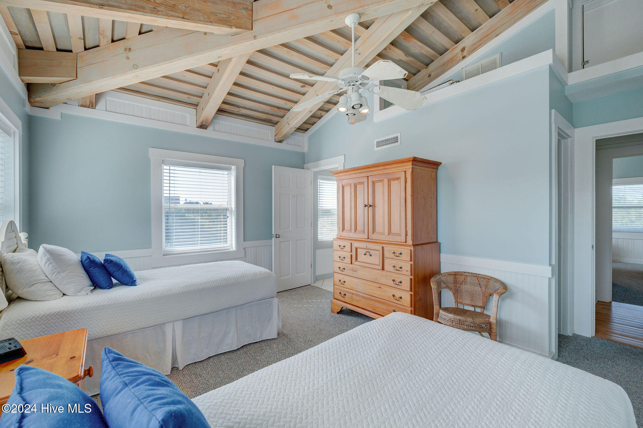 100526759 | Photo 34