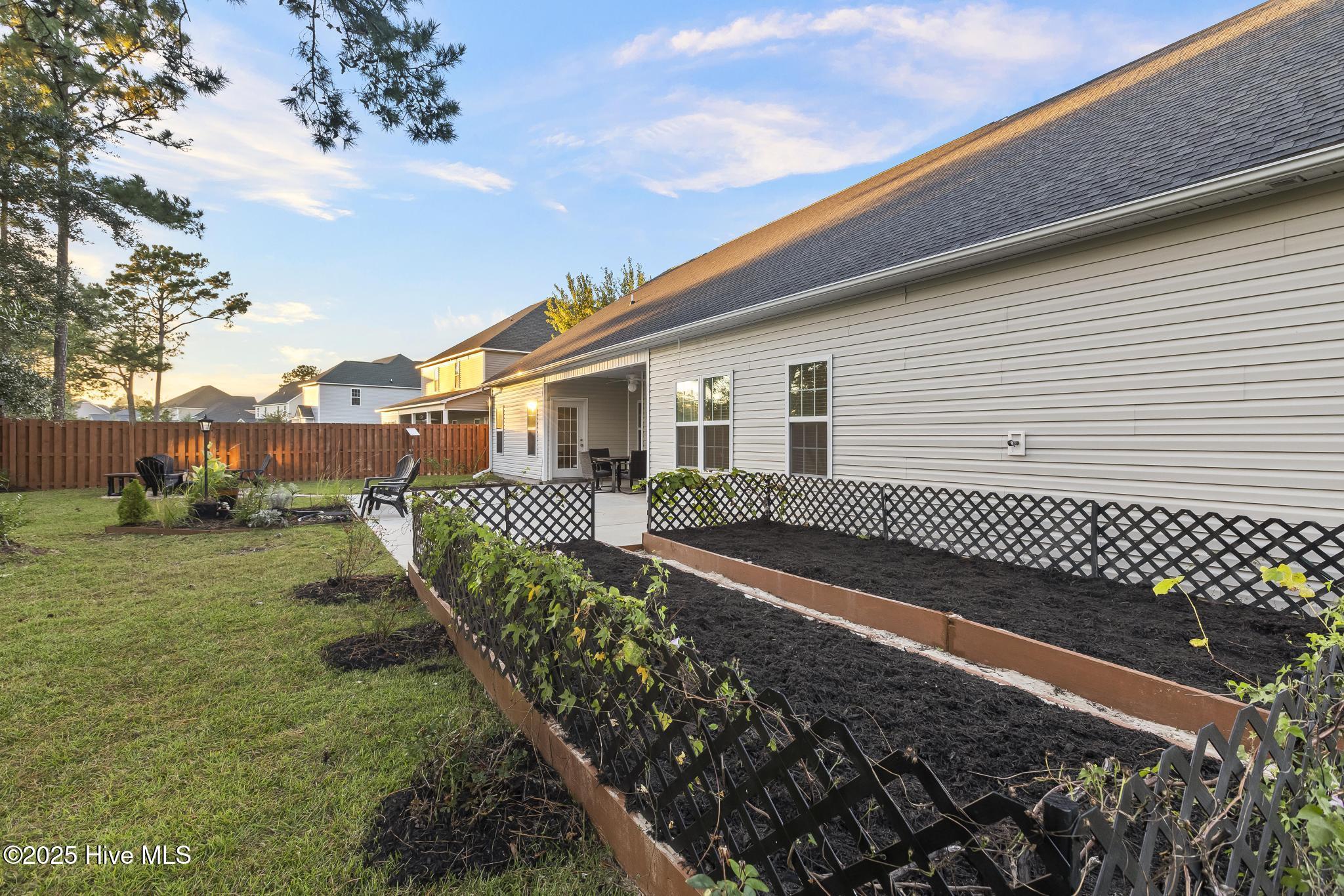 100536910 | Photo 48