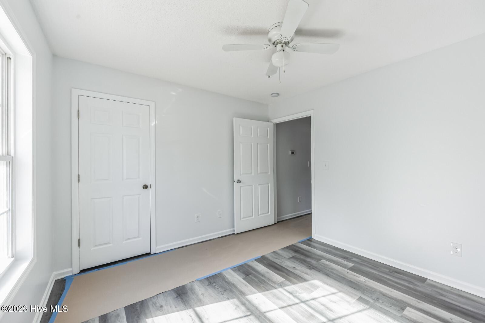 100561055 | Photo 14