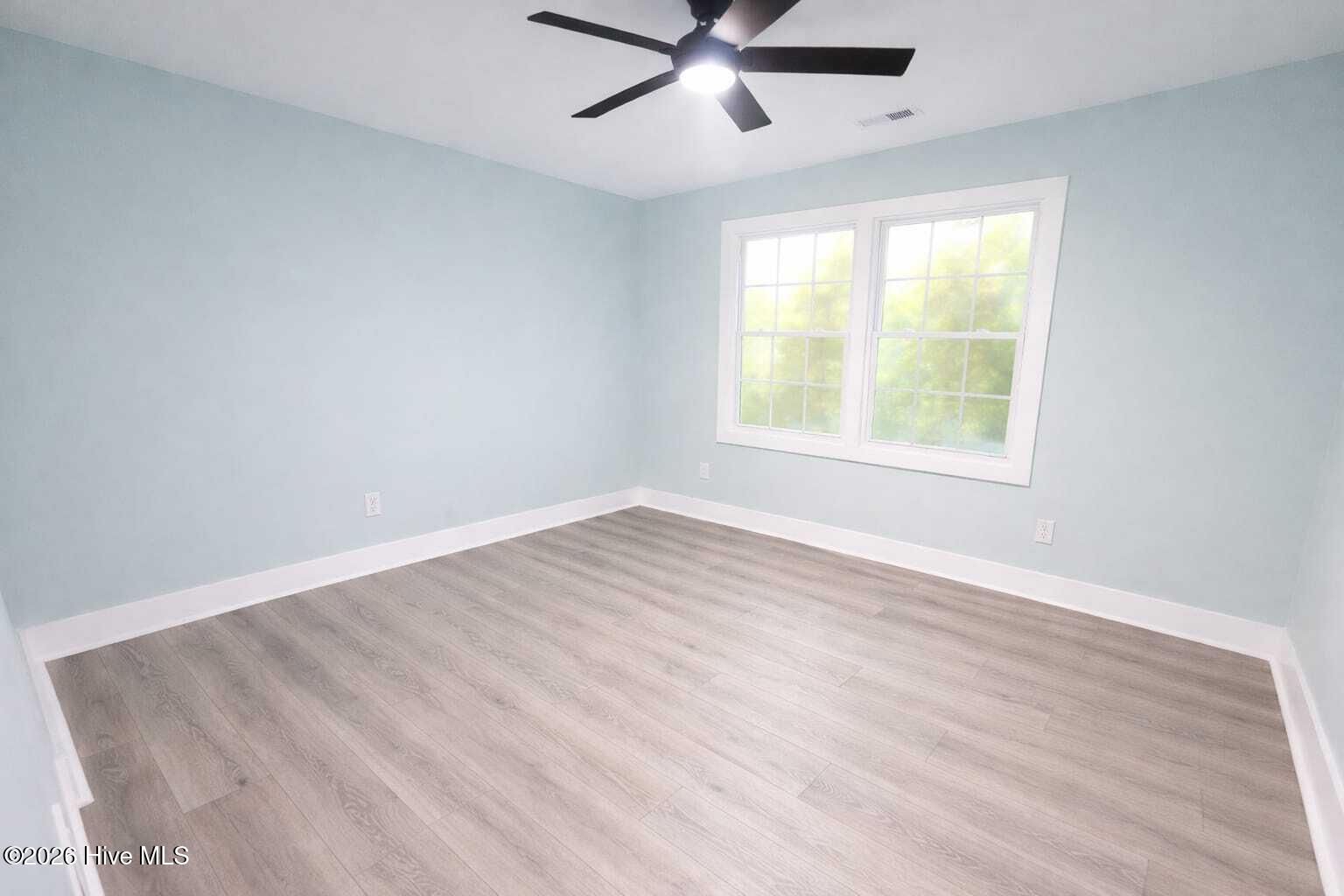 100552215 | Photo 25