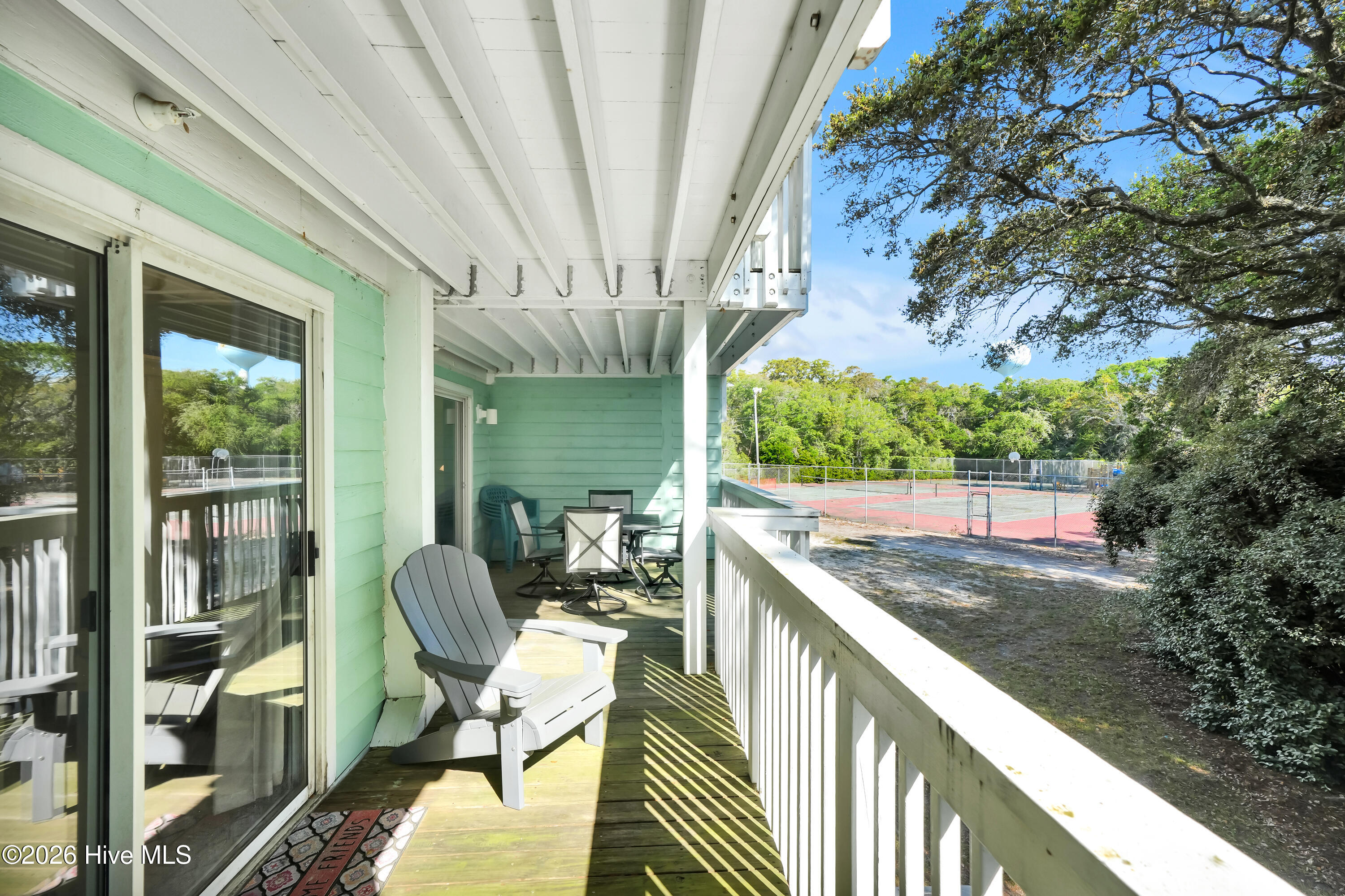 100568340 | Photo 29