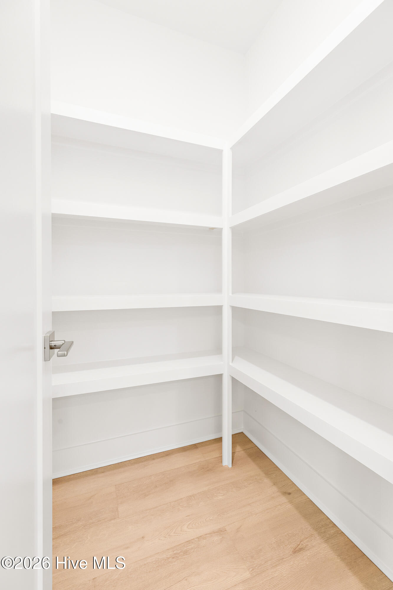 100565592 | Photo 24