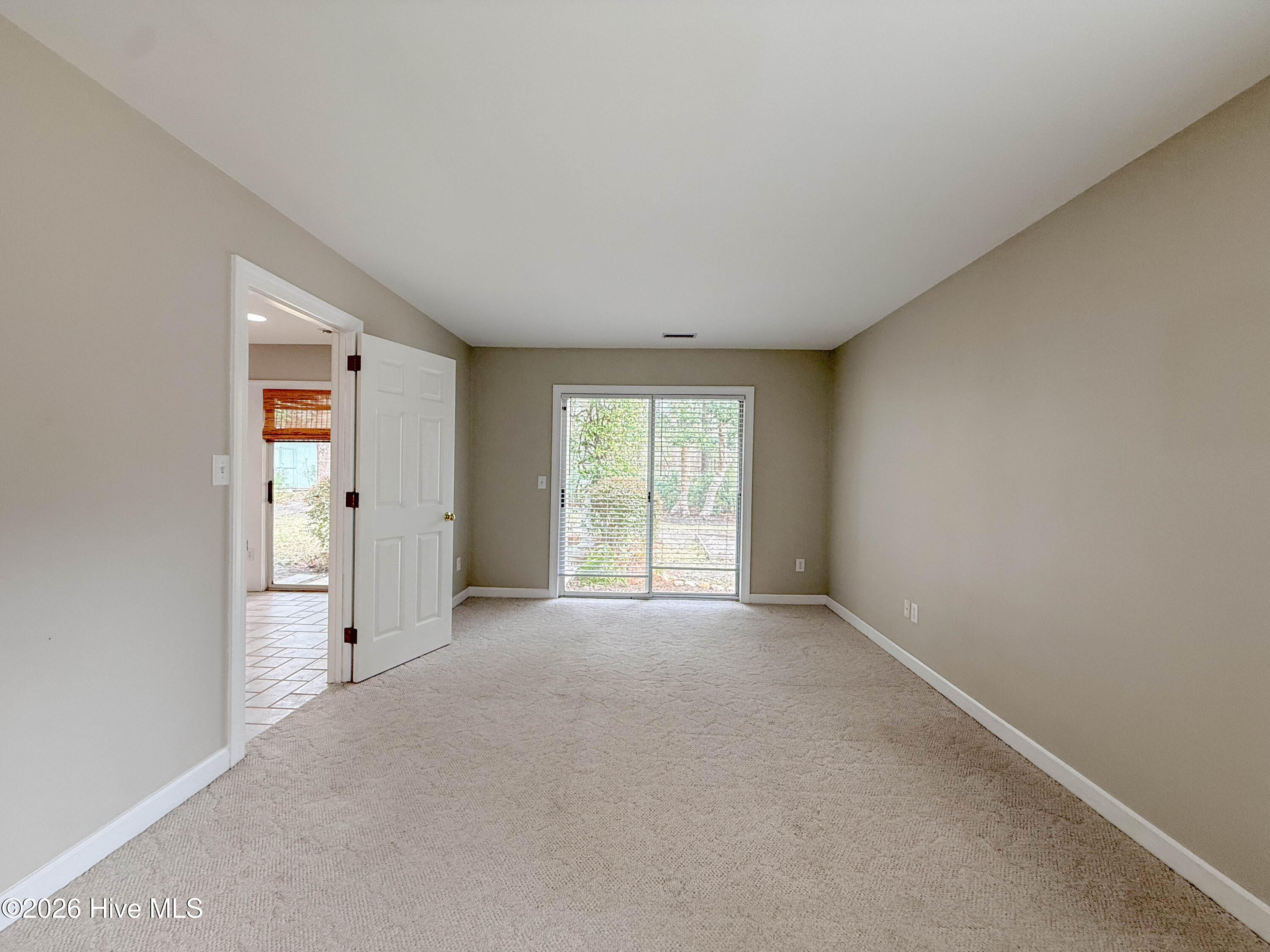 100562741 | Photo 27