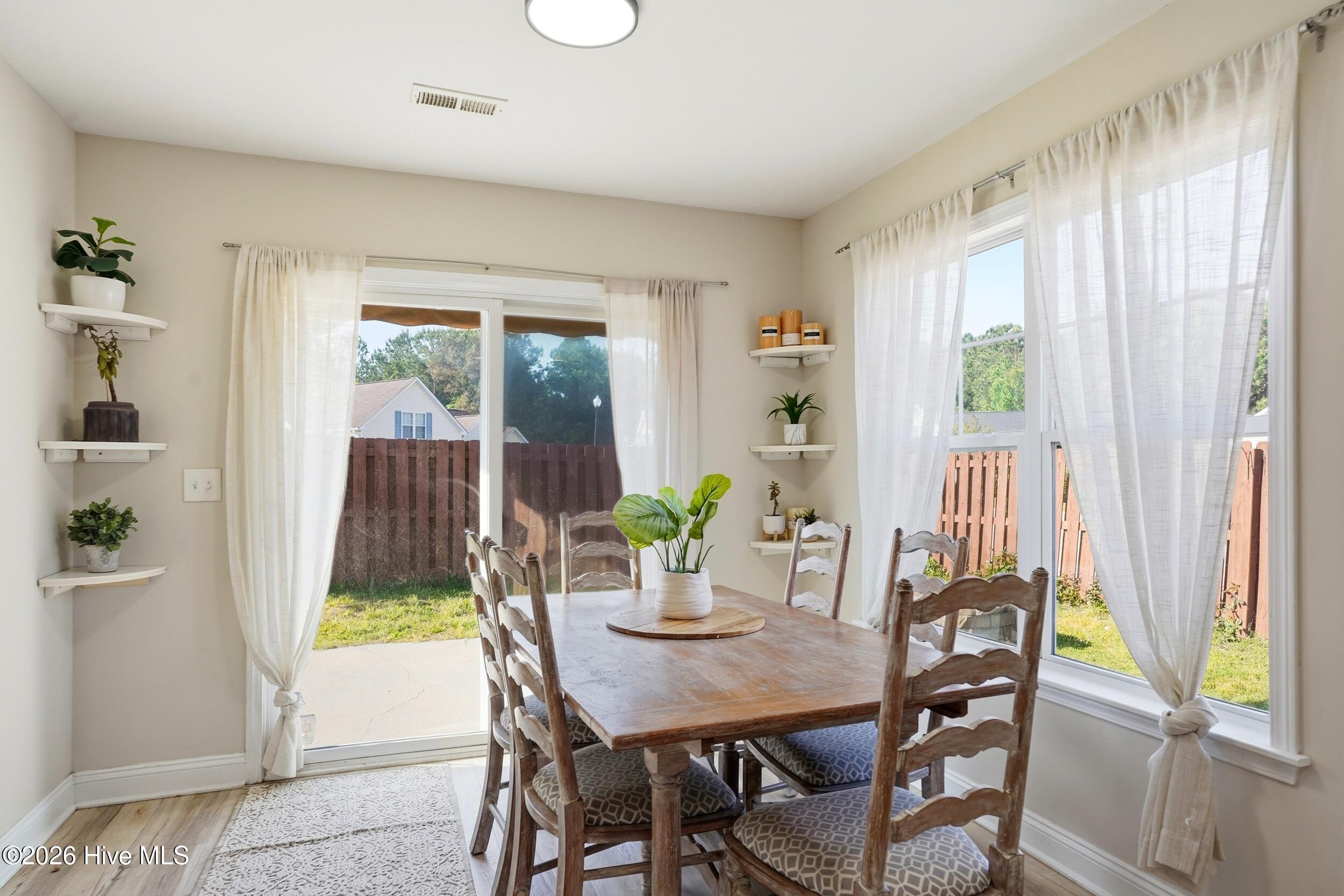 100567490 | Photo 11