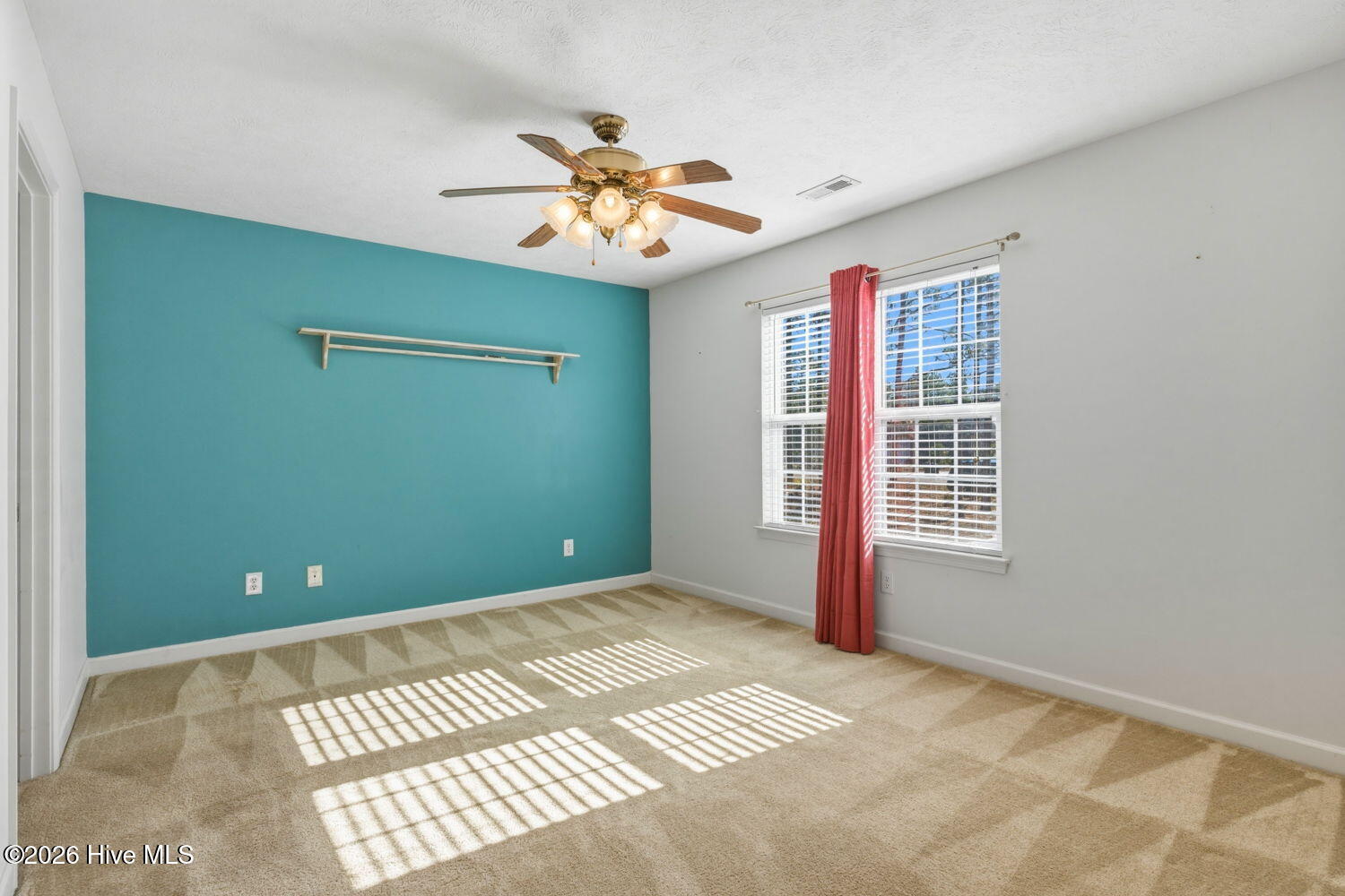 100555280 | Photo 21