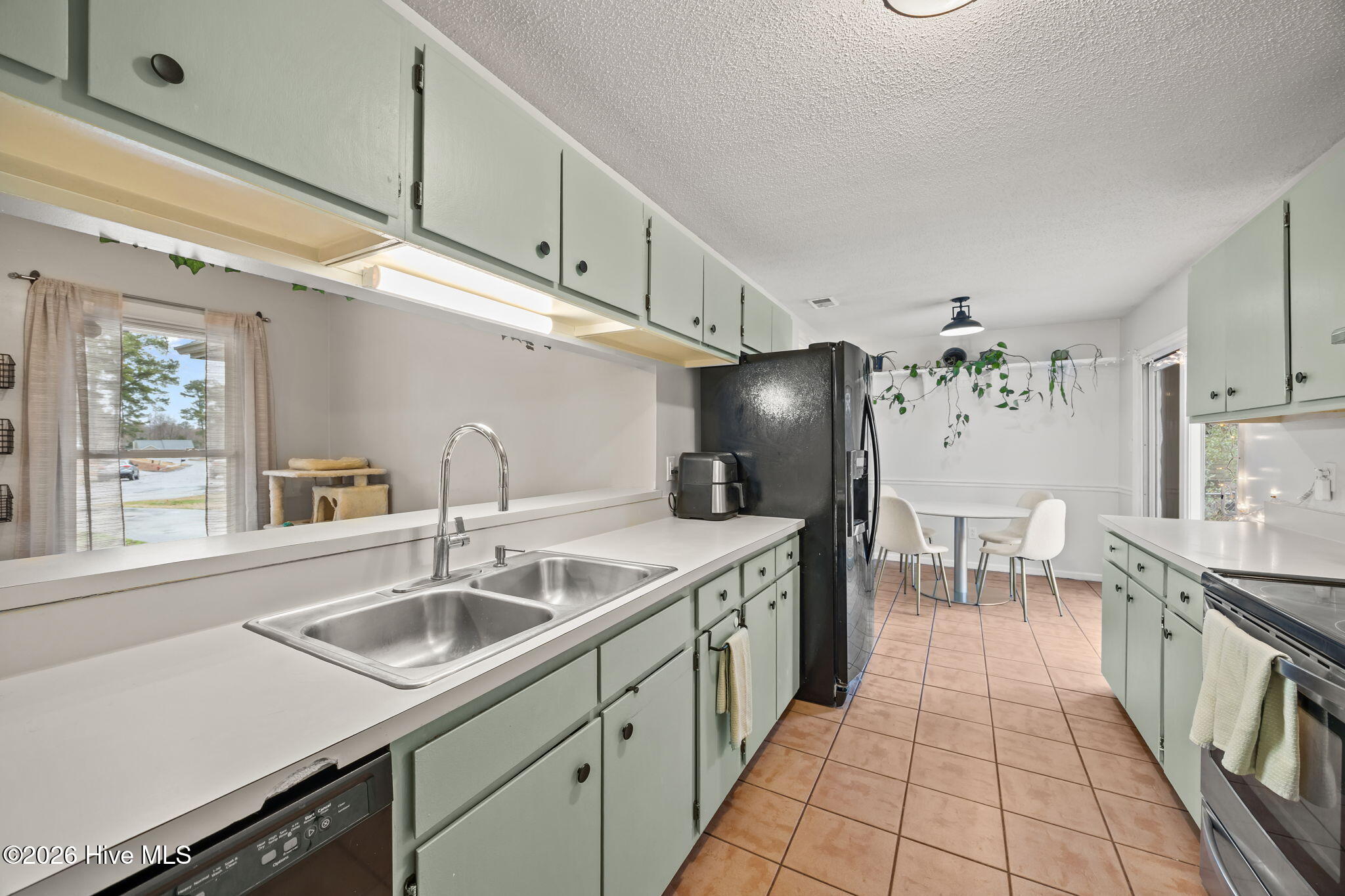 100559460 | Photo 12