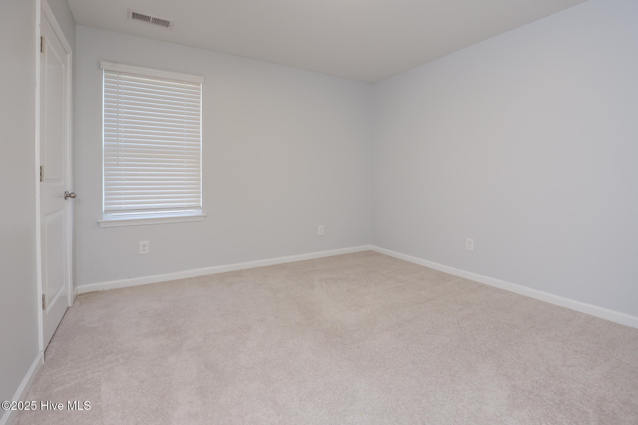 100537464 | Photo 24