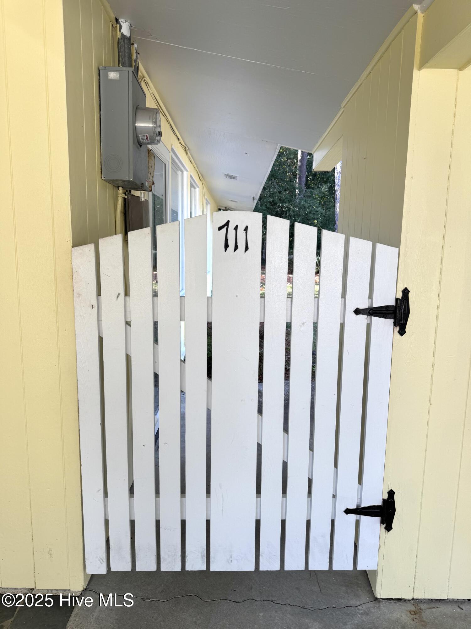 100544831 | Photo 25