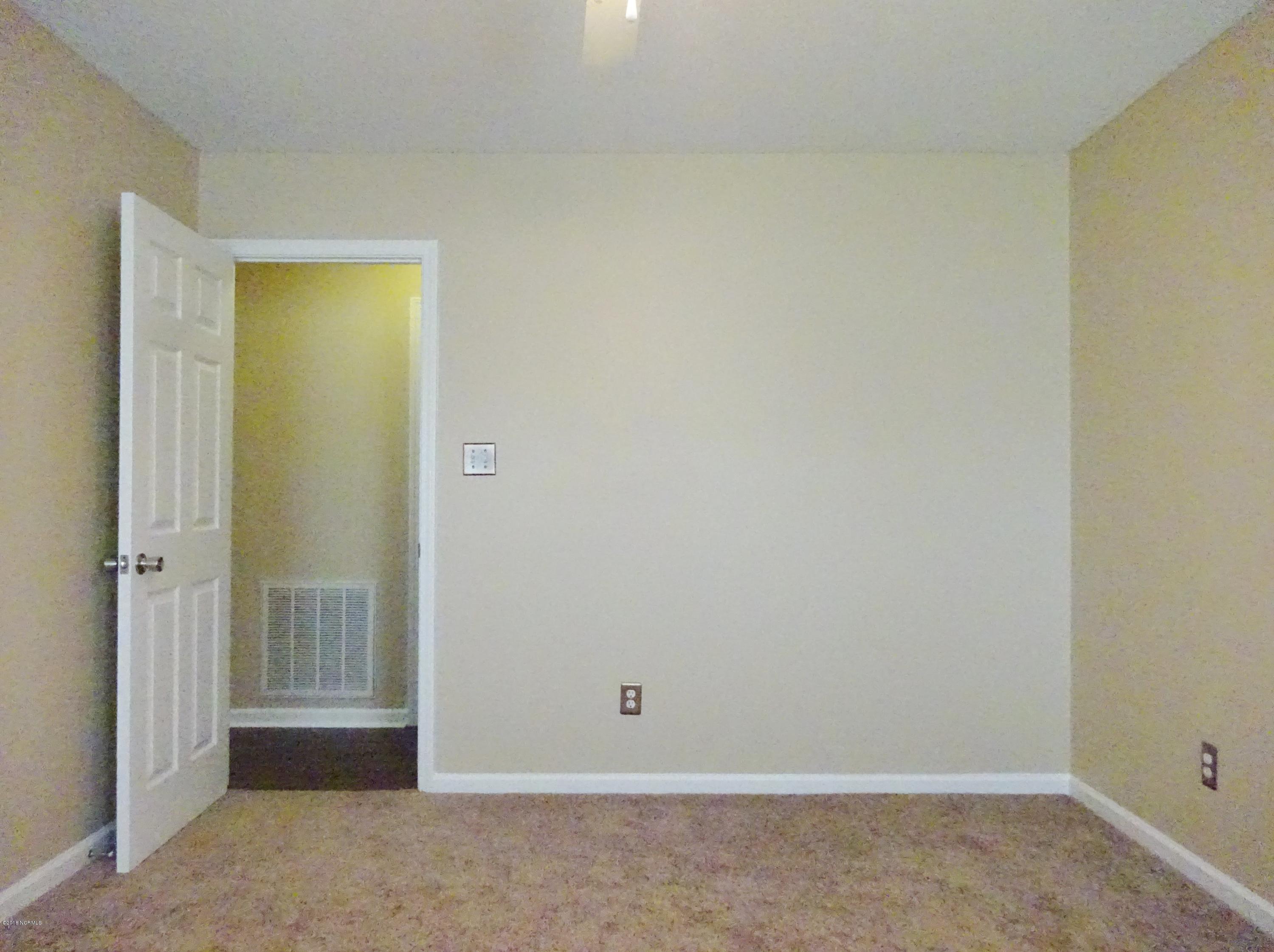 100555136 | Photo 11