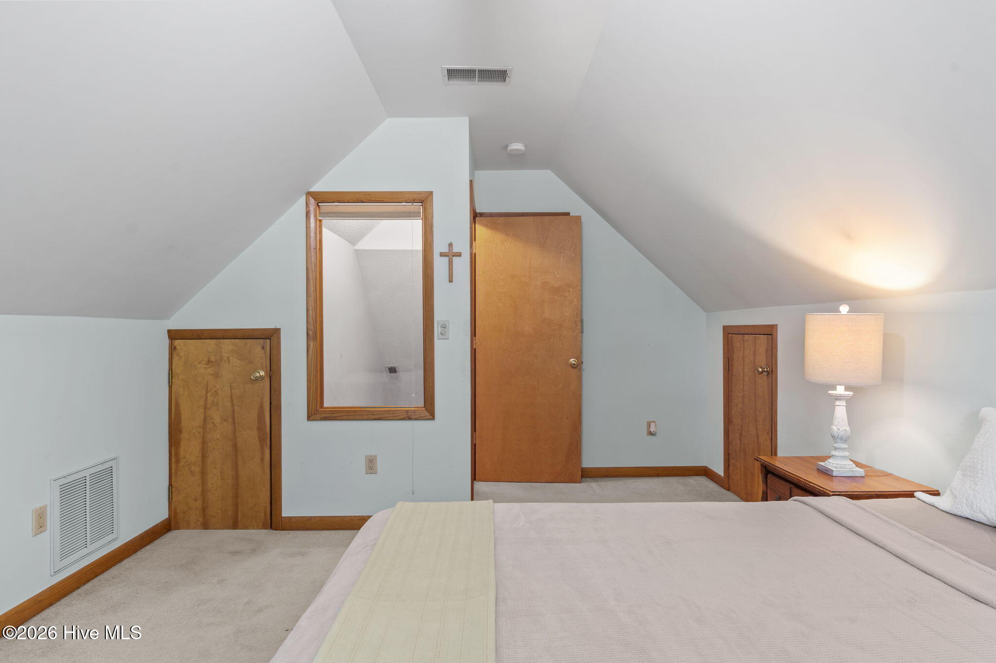 100568995 | Photo 33