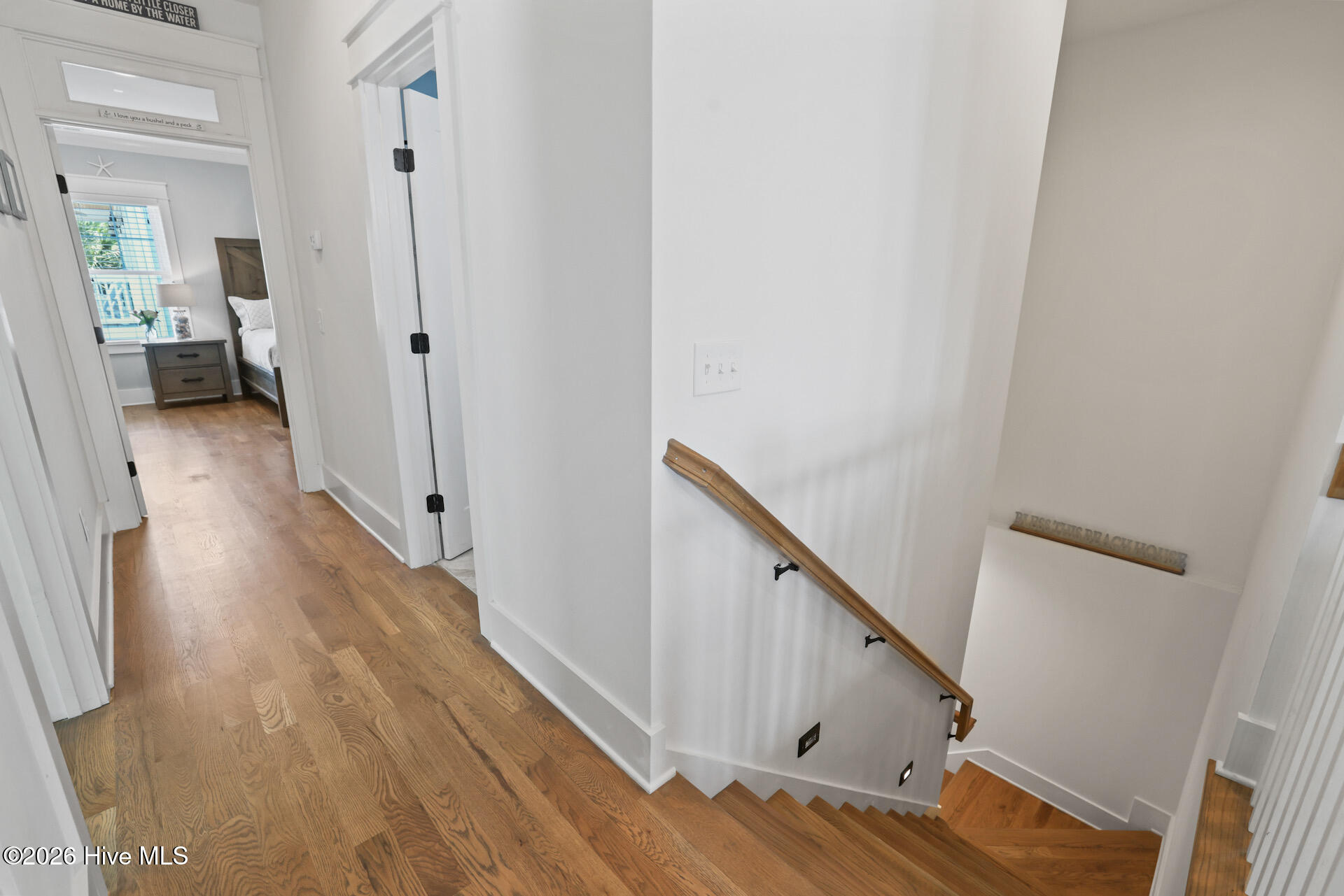 100567174 | Photo 15