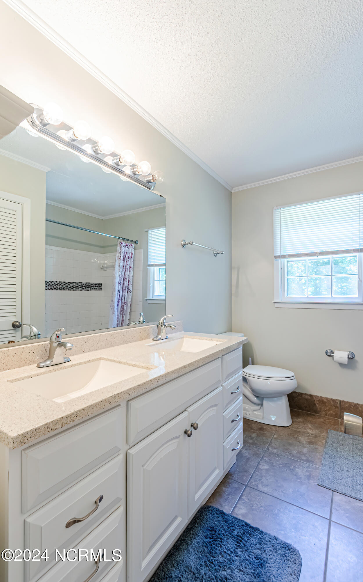 100448019 | Photo 39