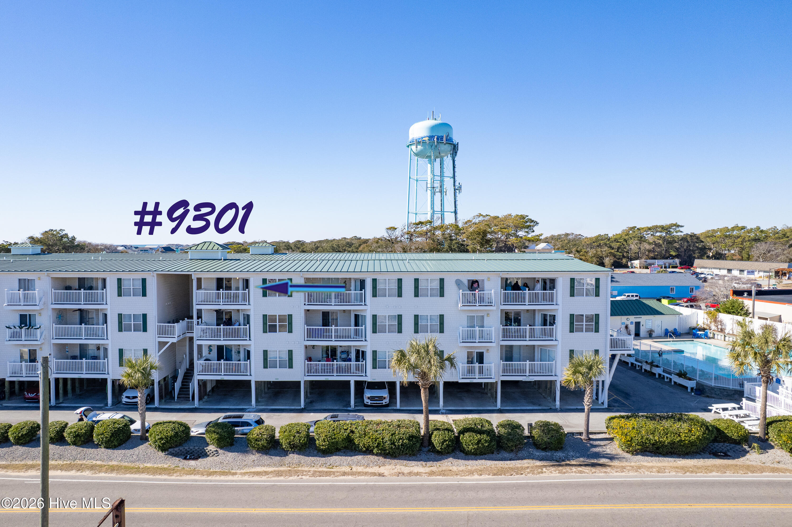 100548192 | Photo 33