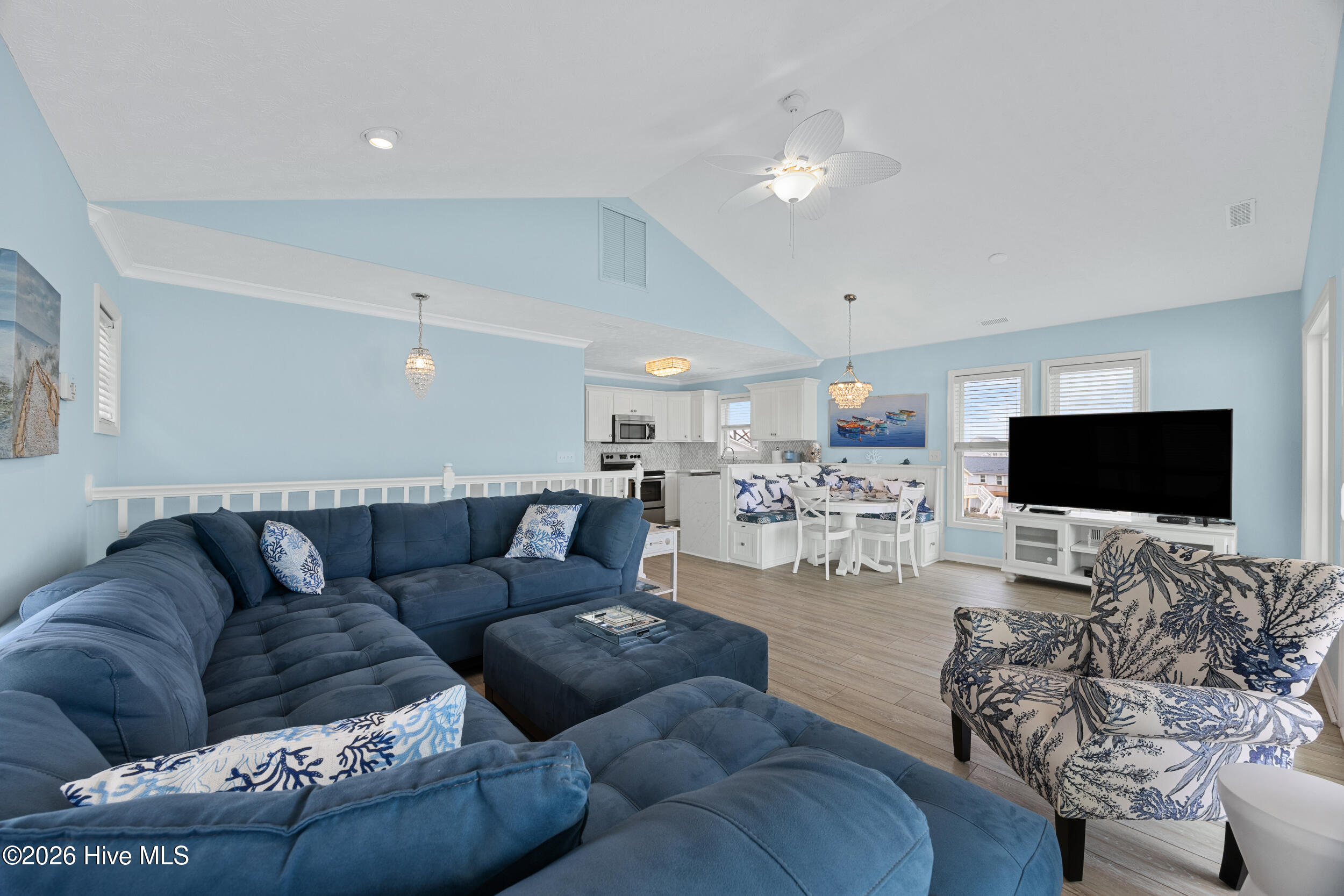 100558134 | Photo 24