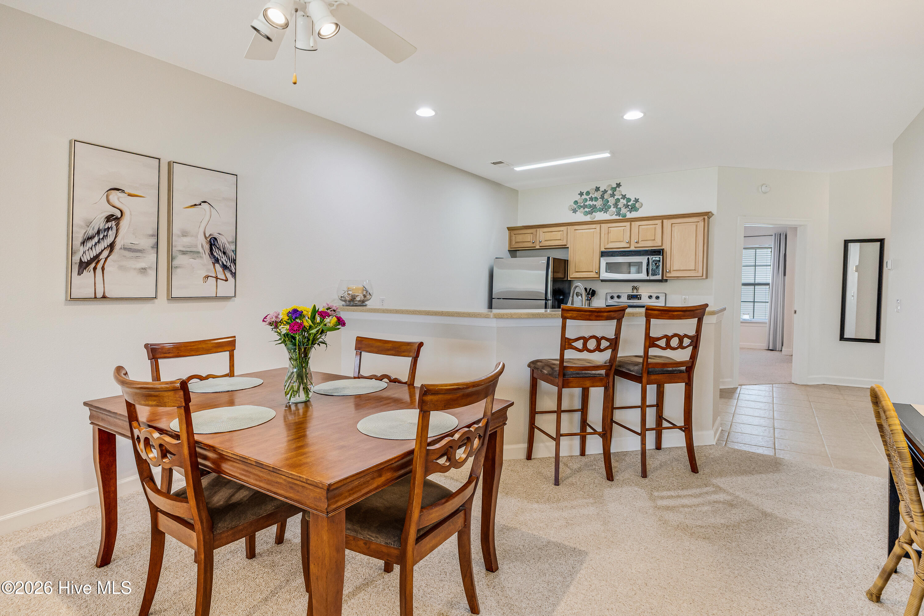 100561043 | Photo 11