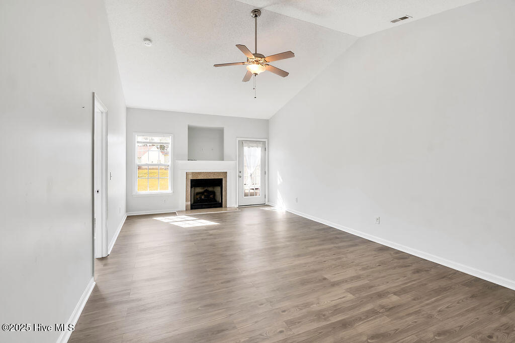 100534867 | Photo 11