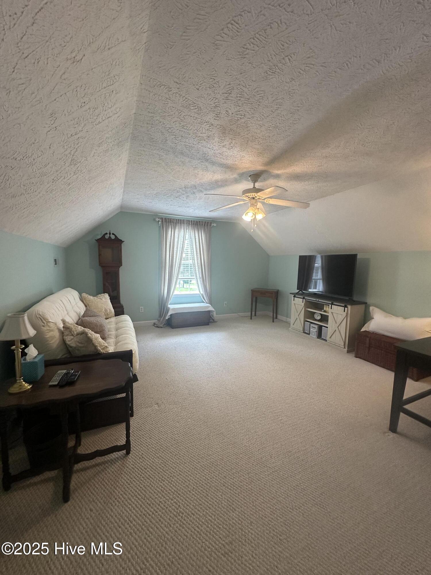 100526280 | Photo 31